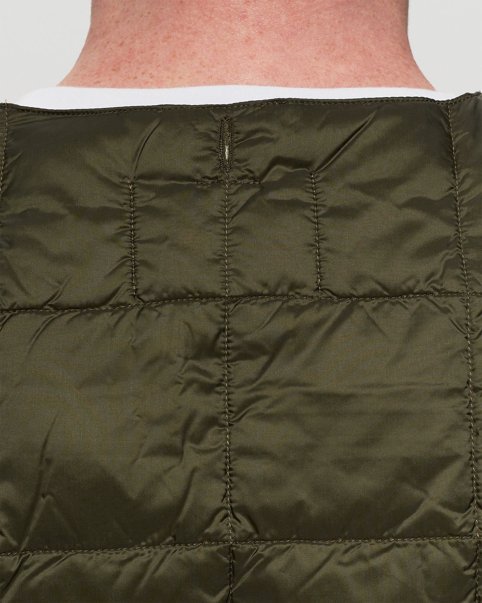 CREW-NECK W-ZIP DOWN VEST