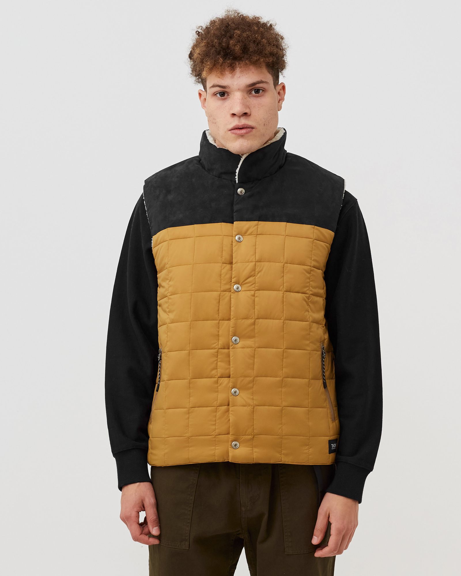 REVERSIBLE MOUNTAIN VEST