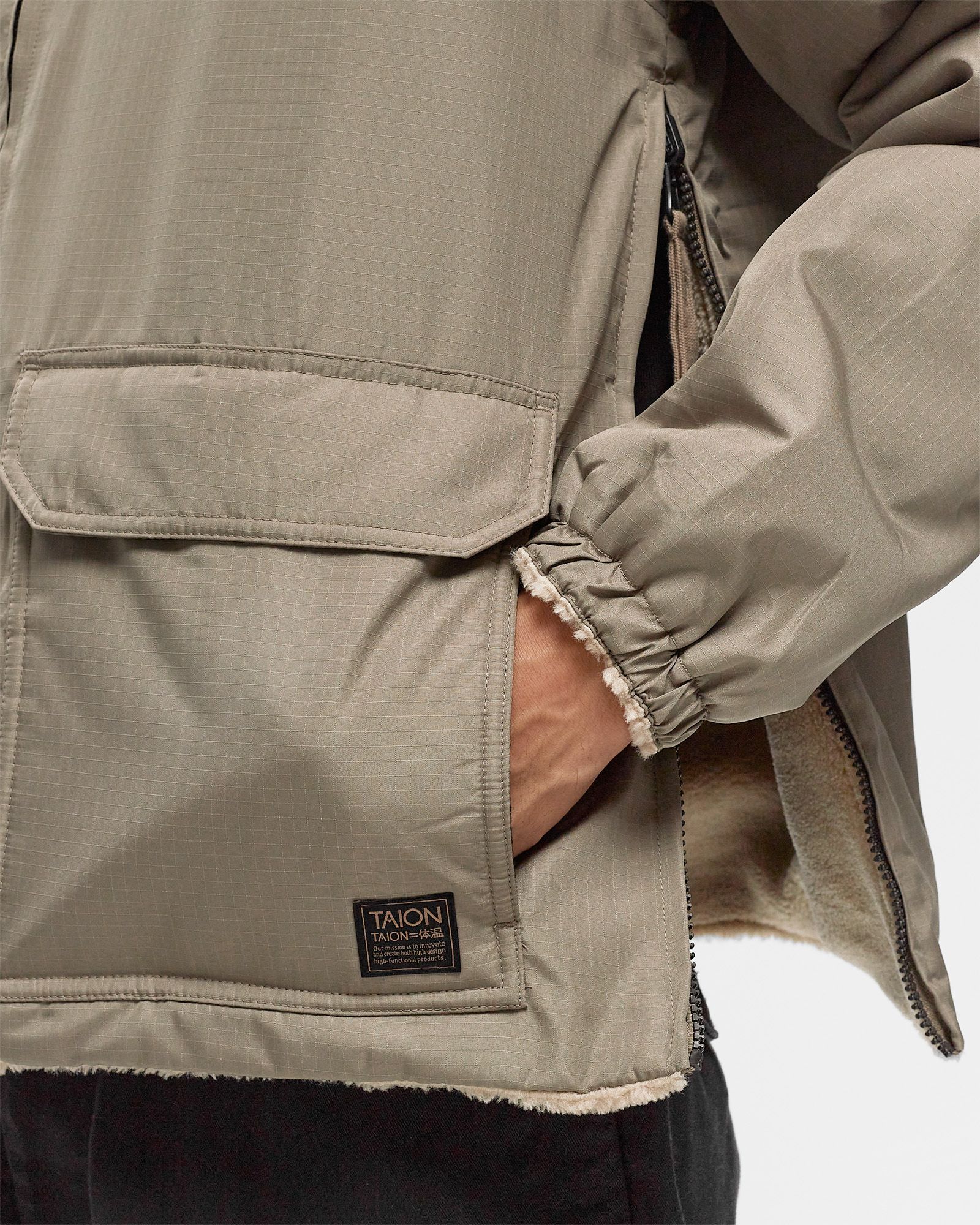 NON DOWN  MILITARY  REVERSIBLE BOA HI NECK JACKET