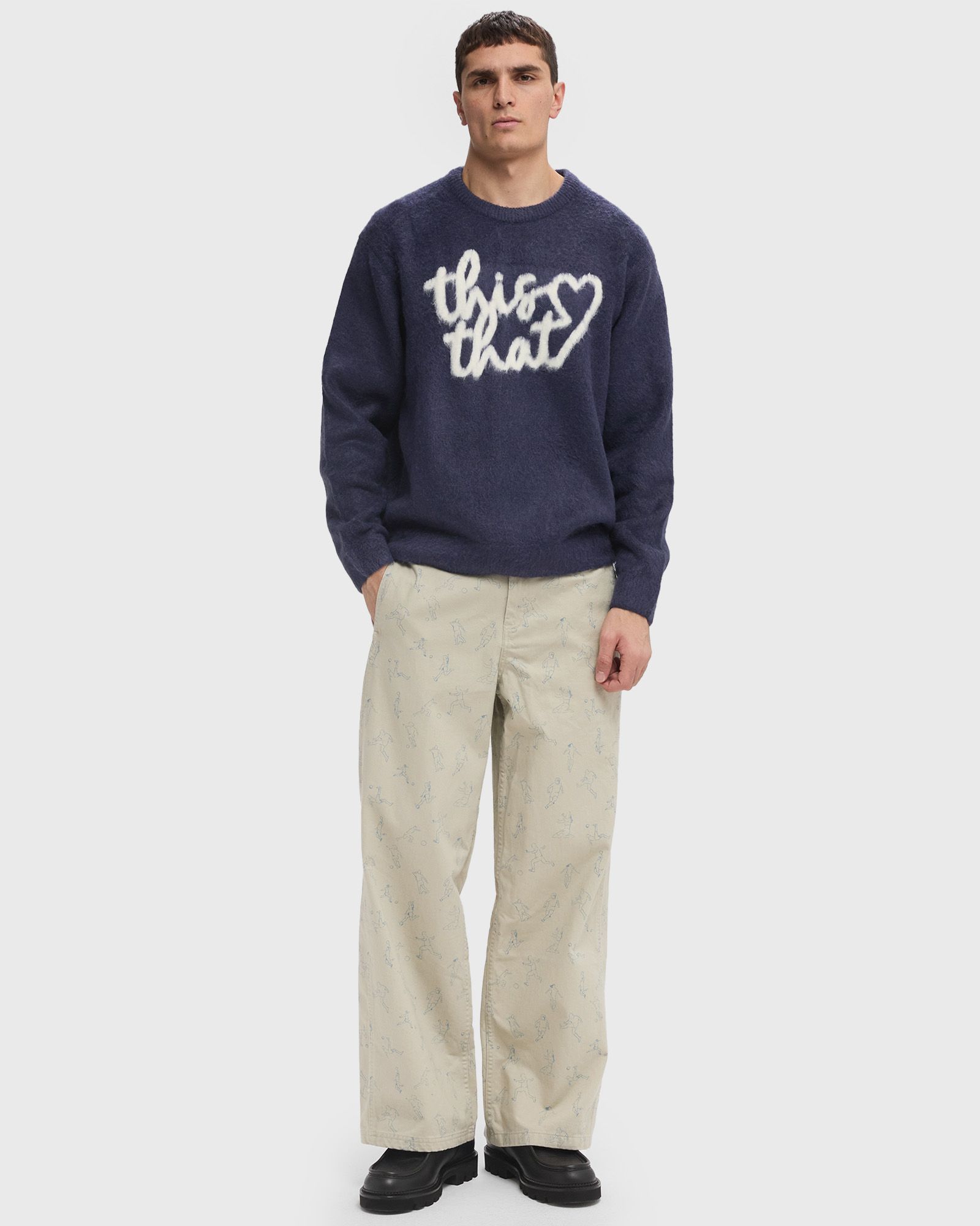 HEART LOGO KNIT SWEATER