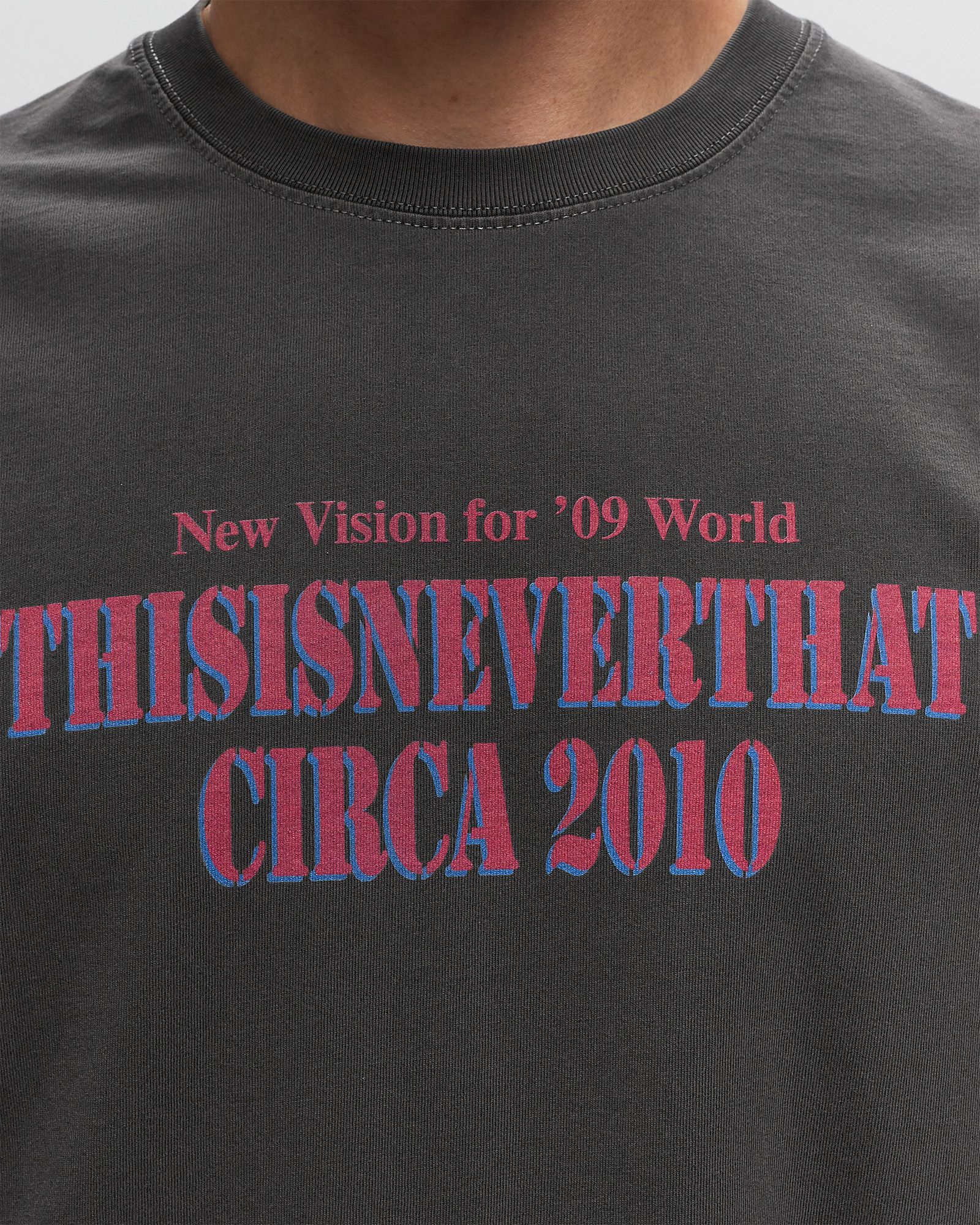 BASKETBALL HOOP L/S TEE