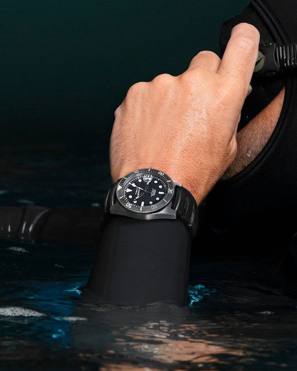 Deepwater Reef 200 Titanium Automatic