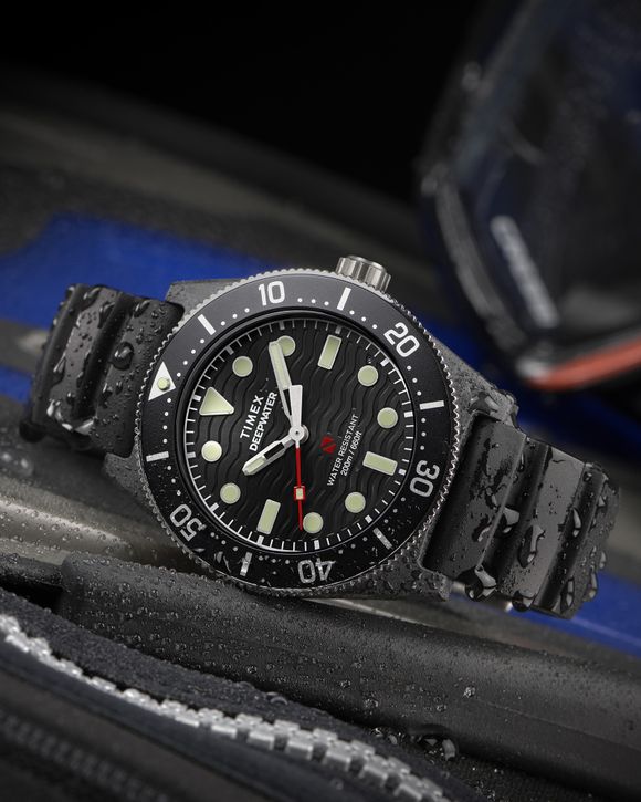 Deep Water Reef 200 Composite Black Dial Black Rubber Strap 43mm case