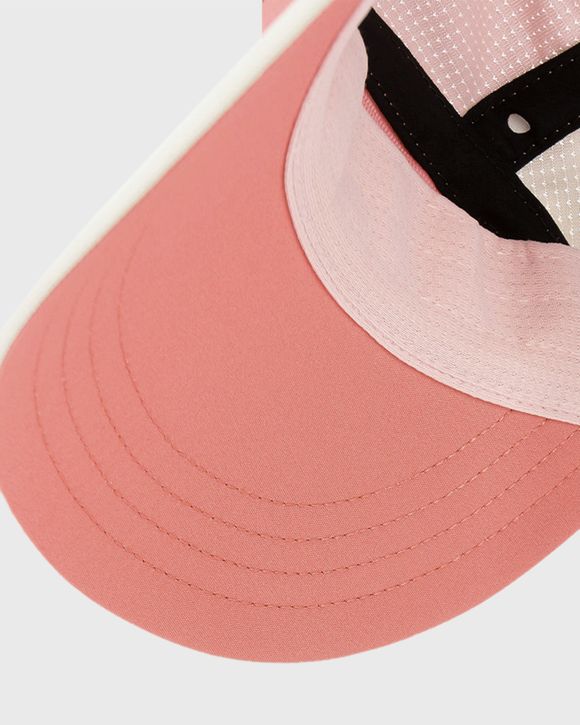 FSTCapSC-Comp-RunningC-Blossom