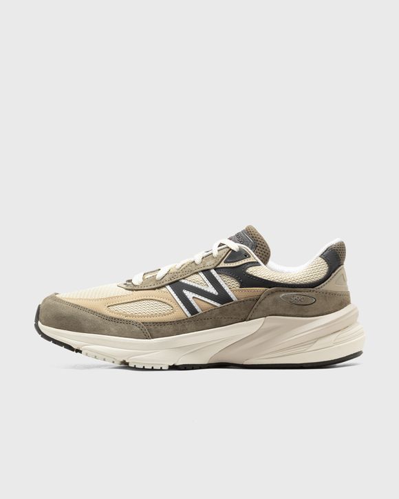 990