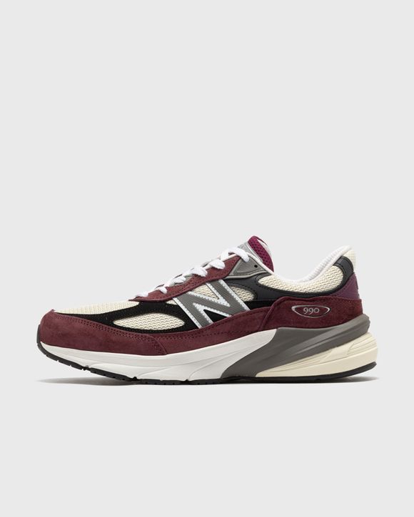 990