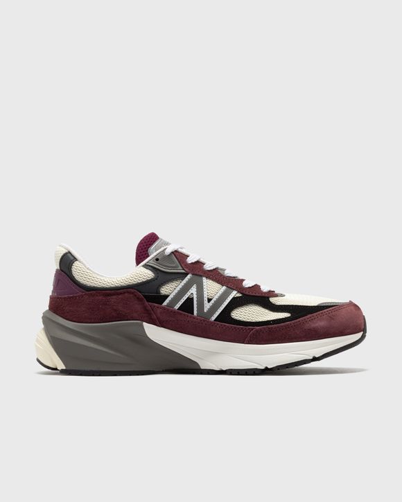 990