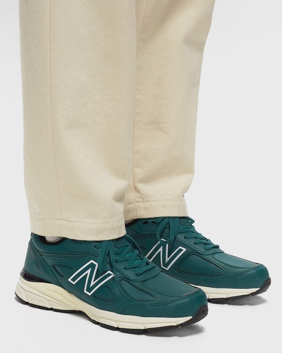 Champs new balance store 990