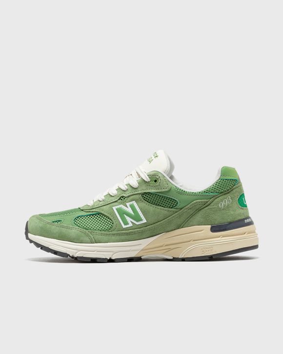 993