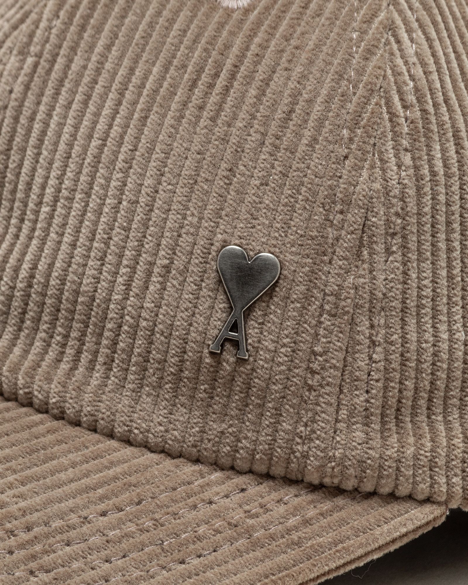 AMI DE COEUR STUDS CAP