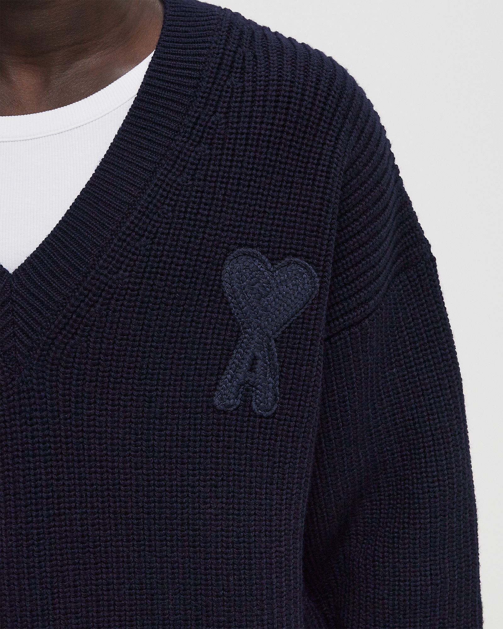 RIBBED V NECK SWEATER