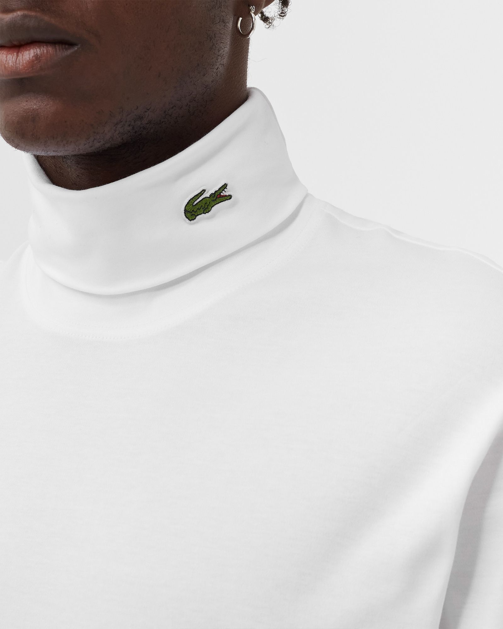 LONG SLEEVED TURTLE NECK TEE-SHIRT