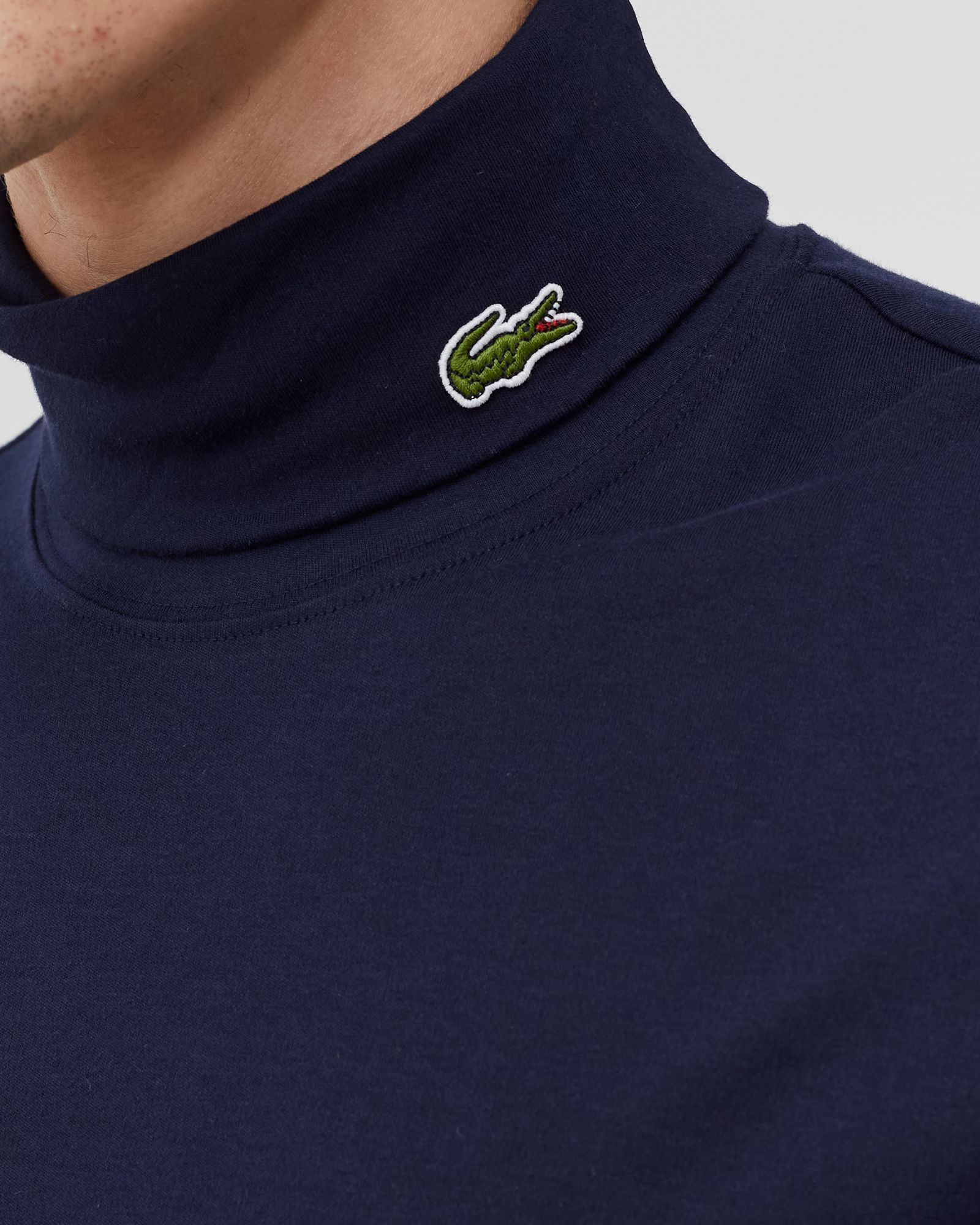 LONG SLEEVED TURTLE NECK TEE-SHIRT