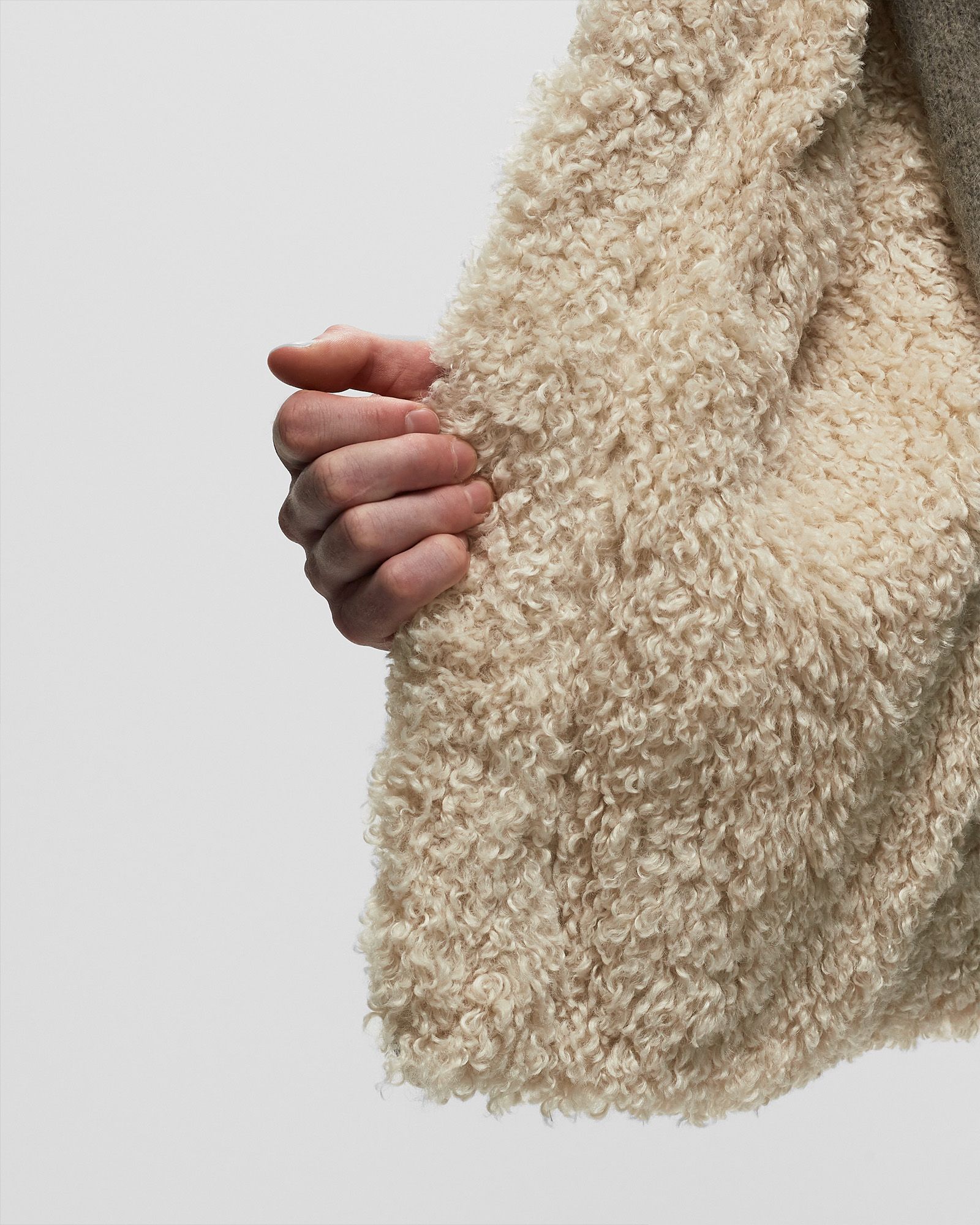 TRUCKER JACKET LINED WITH SYNTHETIC FUR