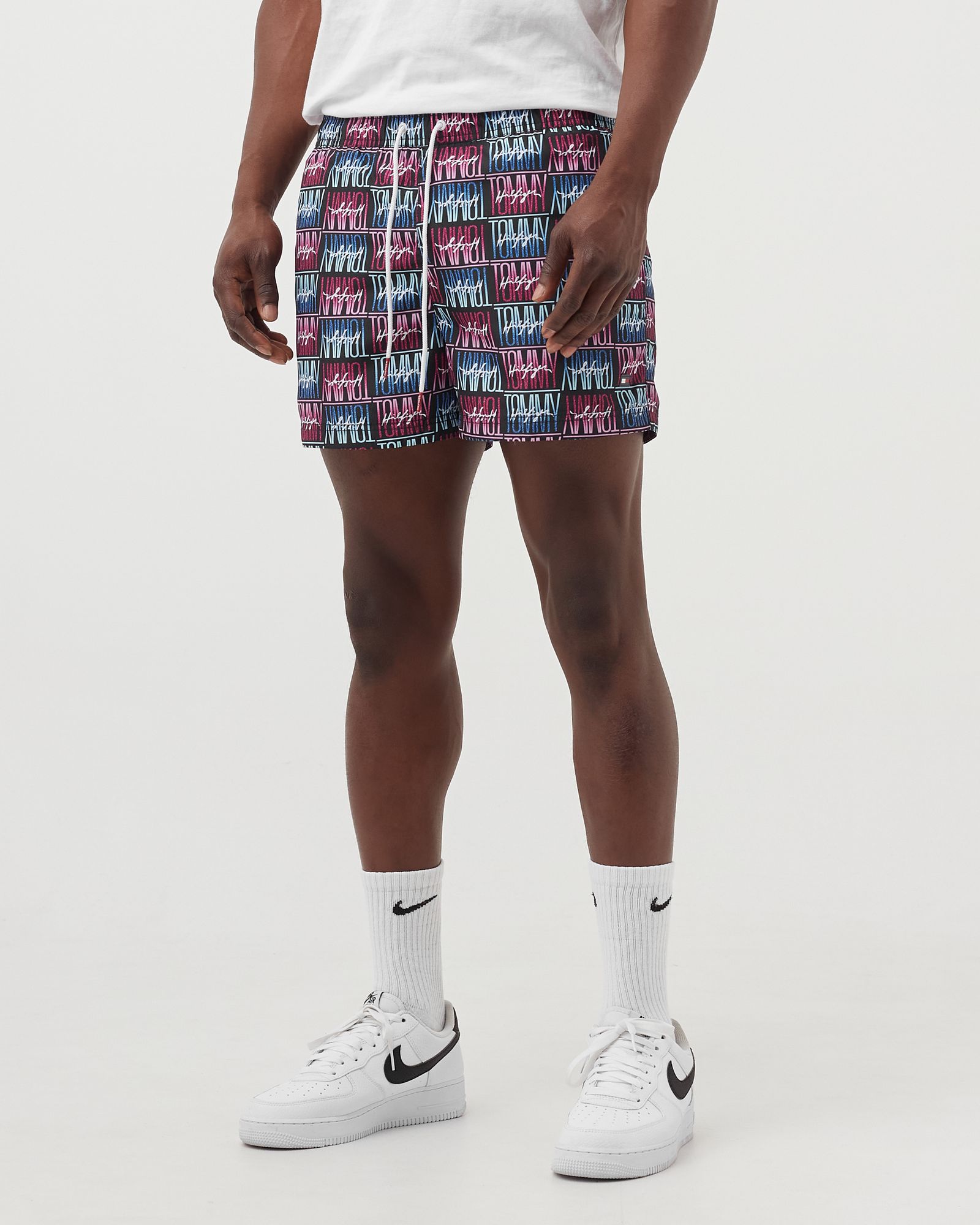 LOGO PRINT SLIM FIT SHORT LENGTH SWIM SHORTS