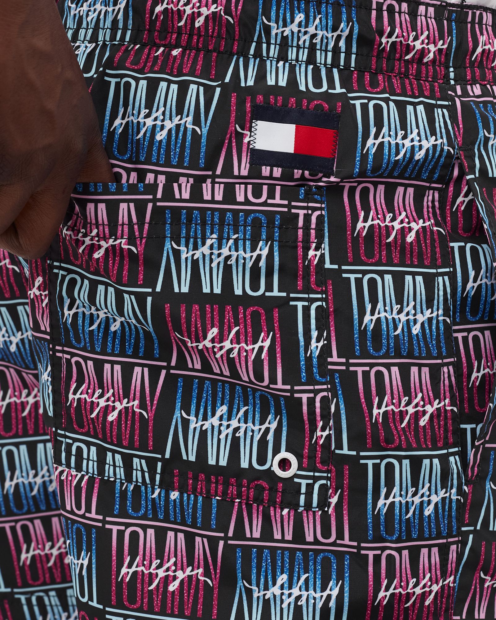 LOGO PRINT SLIM FIT SHORT LENGTH SWIM SHORTS