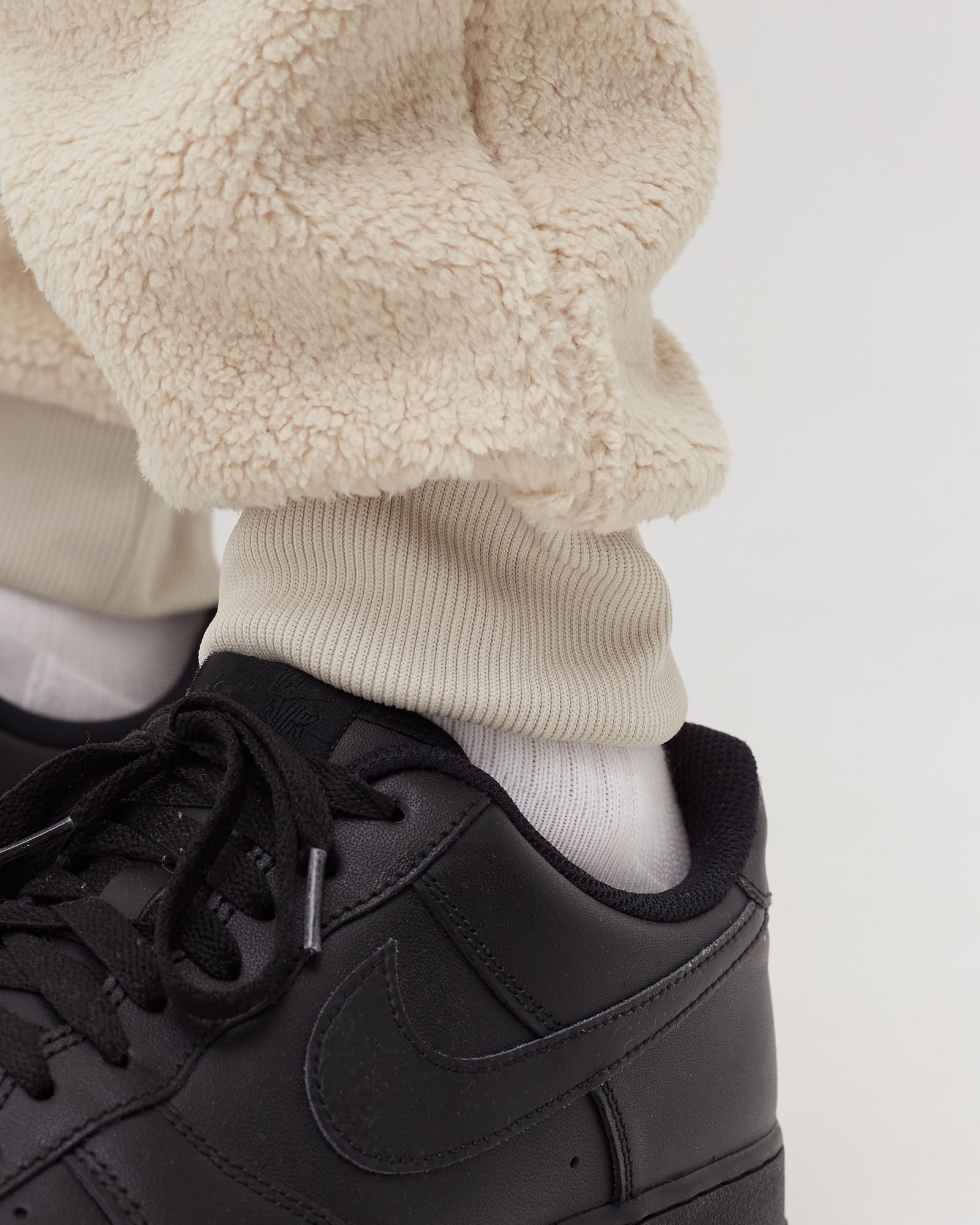 LOUNGE RECYCLED SHERPA JOGGERS