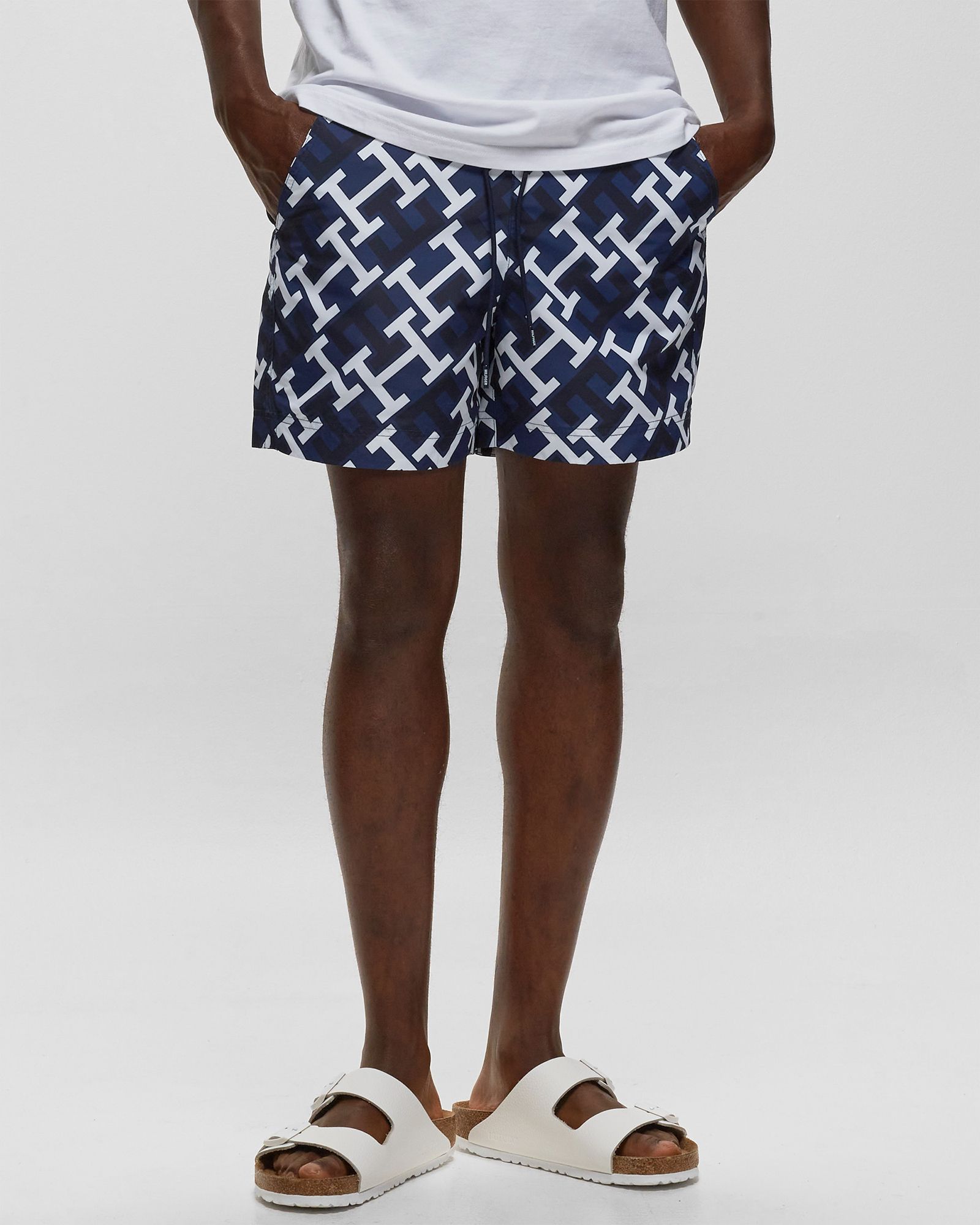 MEDIUM DRAWSTRING PRINT SHORTS