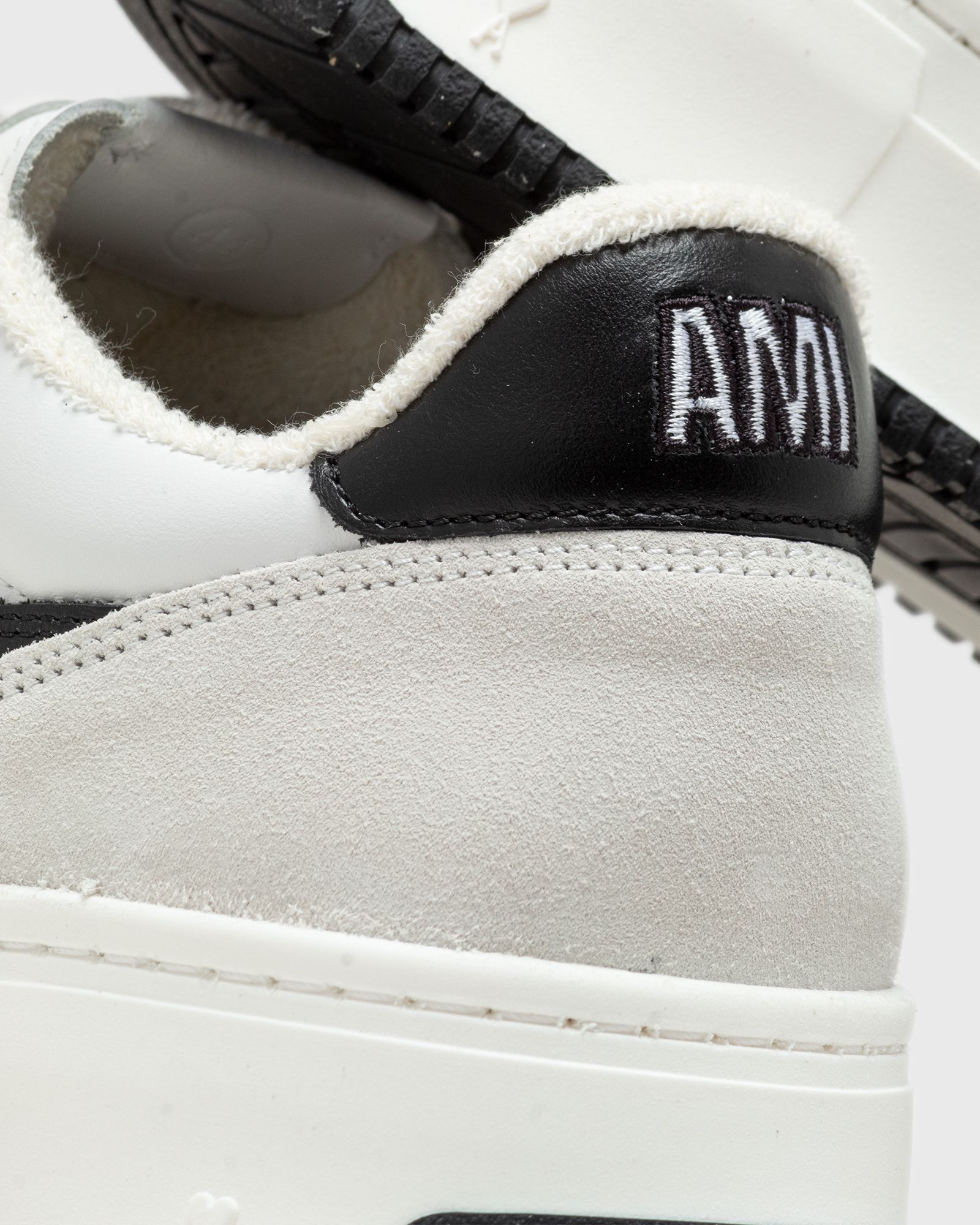 LOW TOP AMI ARCADE SNEAKERS