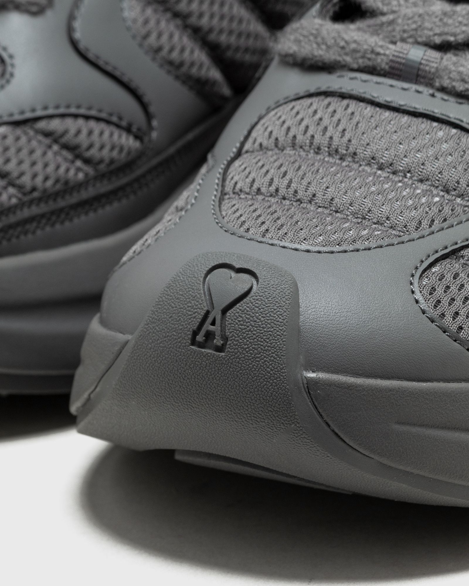 LOW TOP AMI SN2023 SNEAKERS