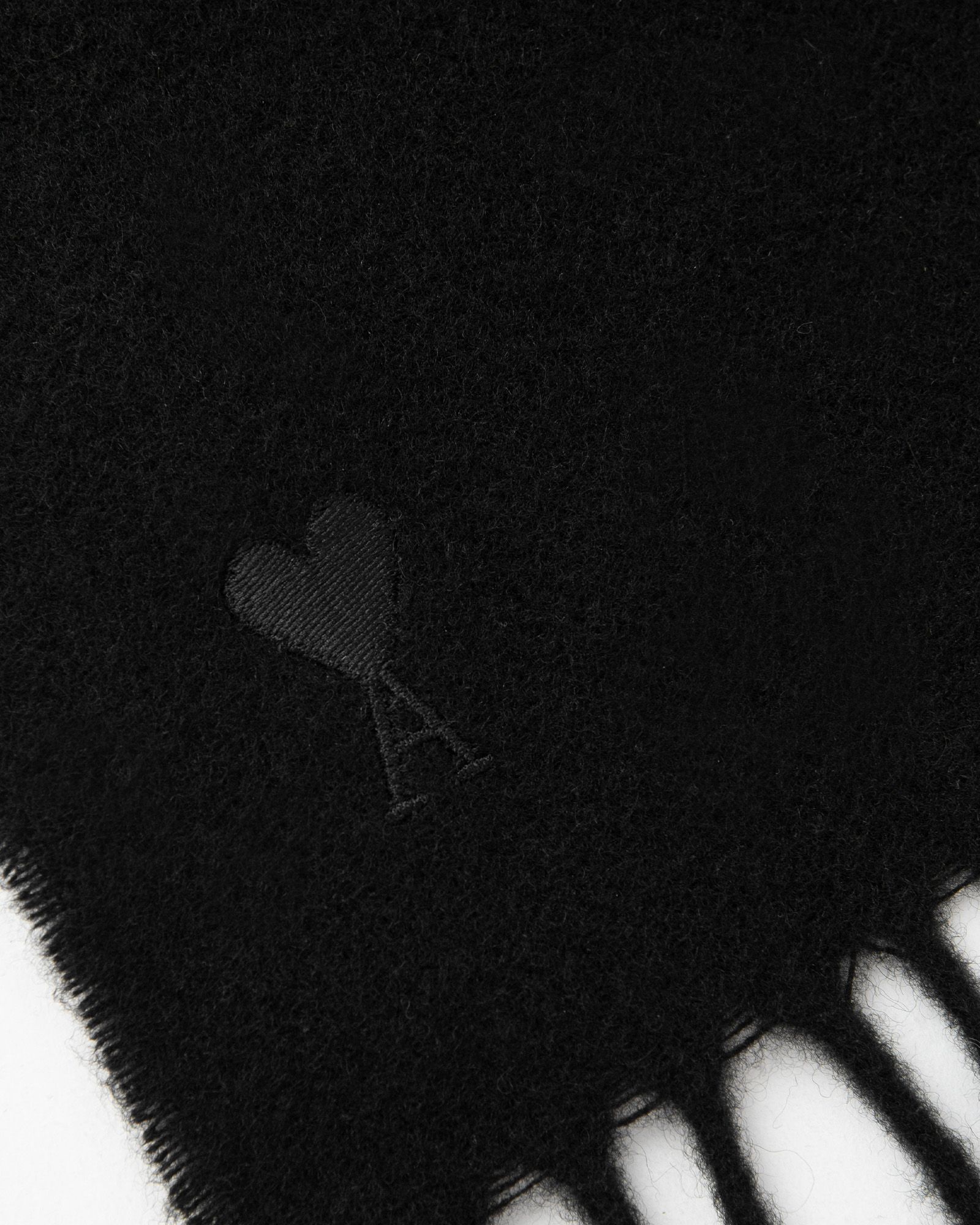 AMI DE COEUR NOIR SCARF