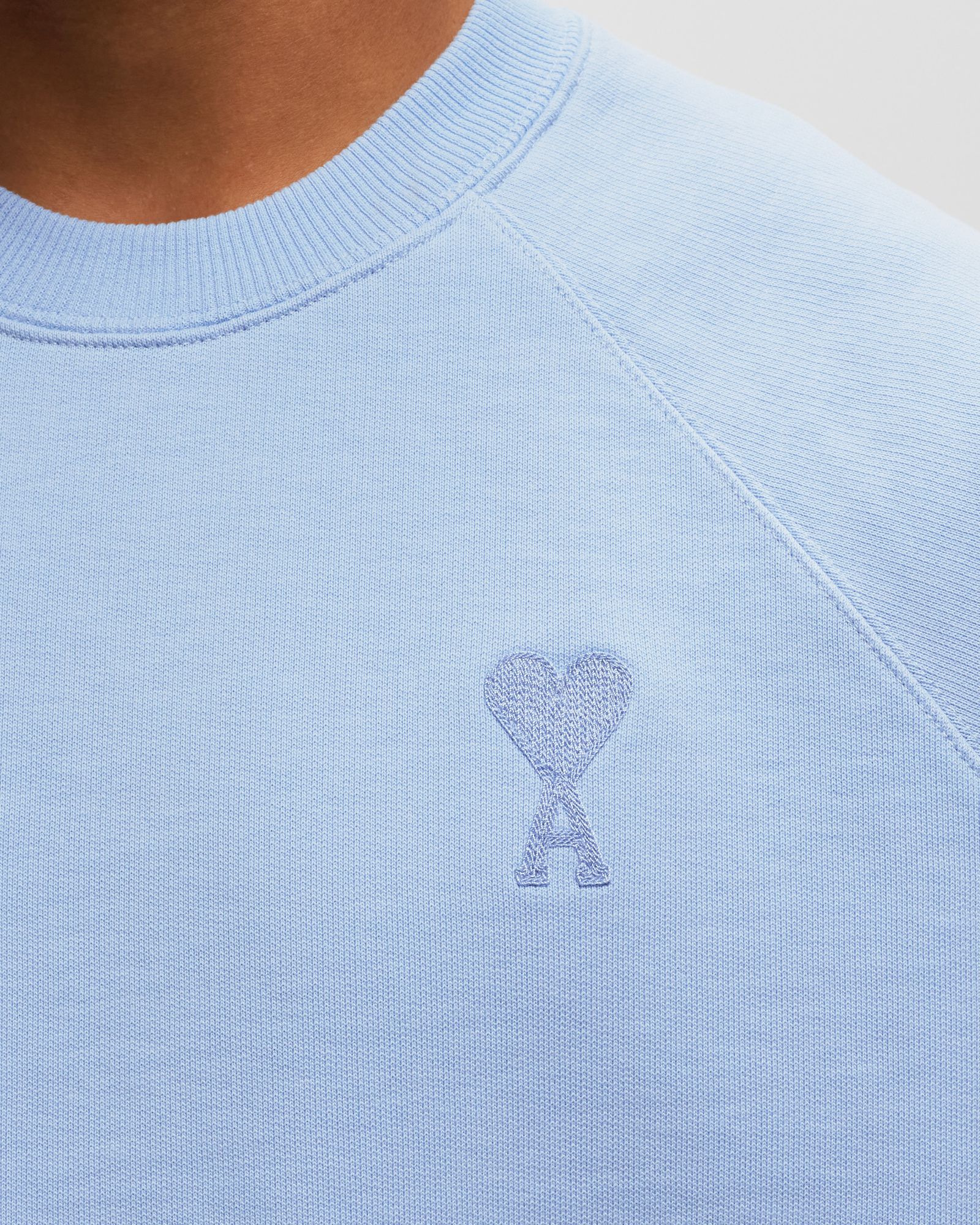 AMI Paris TONAL AMI DE COEUR SWEATSHIRT Blue | BSTN Store