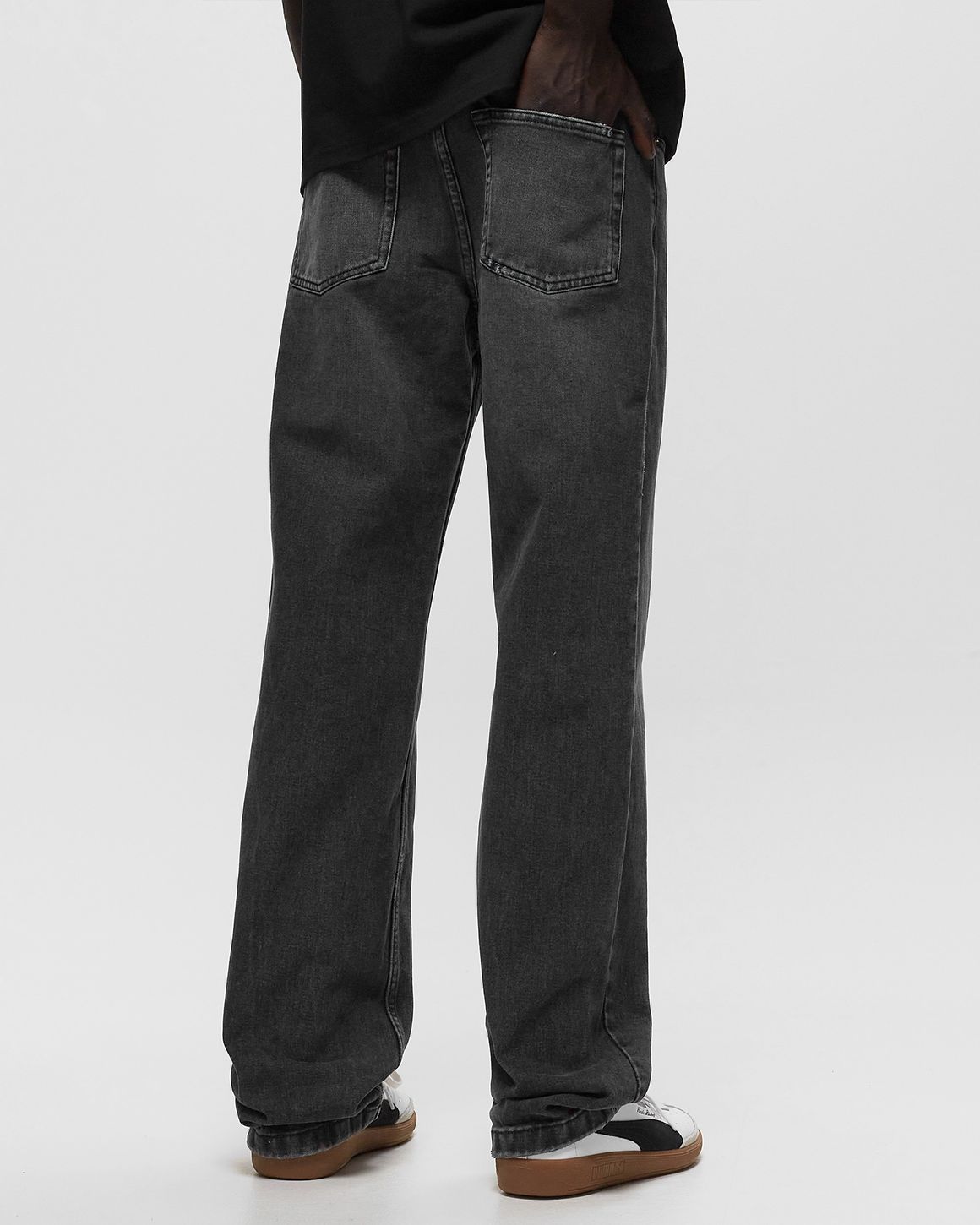 【AMI PARIS】Straight Fit Jeans Used Black Denim AMI Paris STRAIGHT FIT JEANS Black | BSTN Store