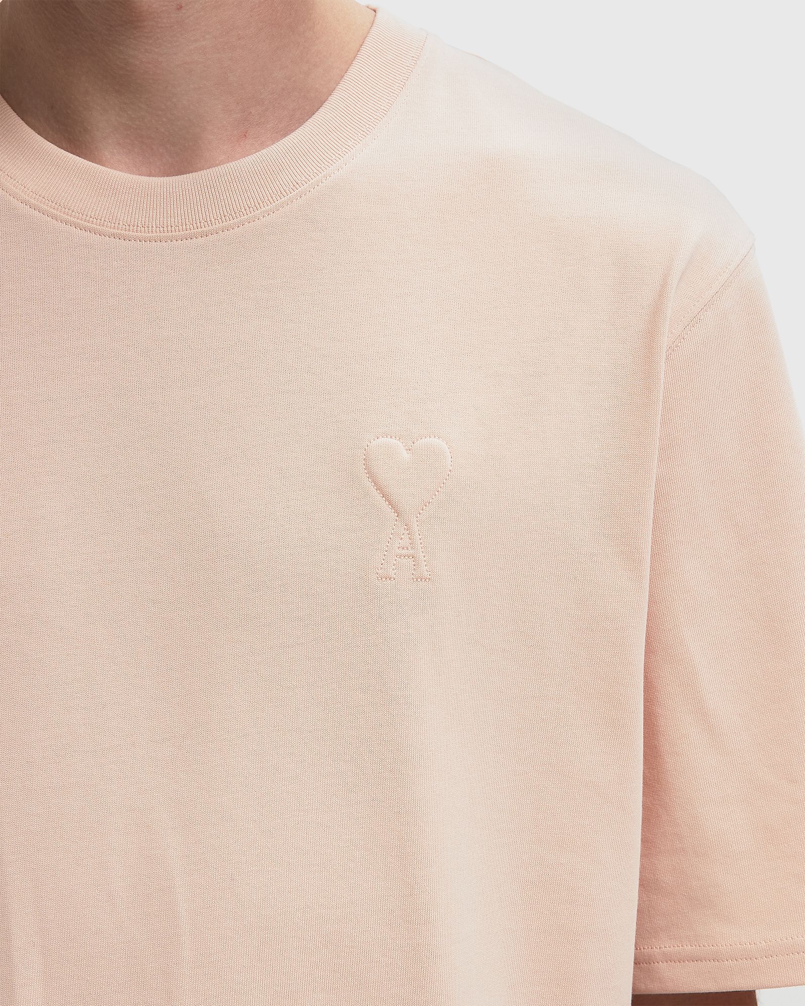 BIG EMBOSSED AMI DE COEUR TEE