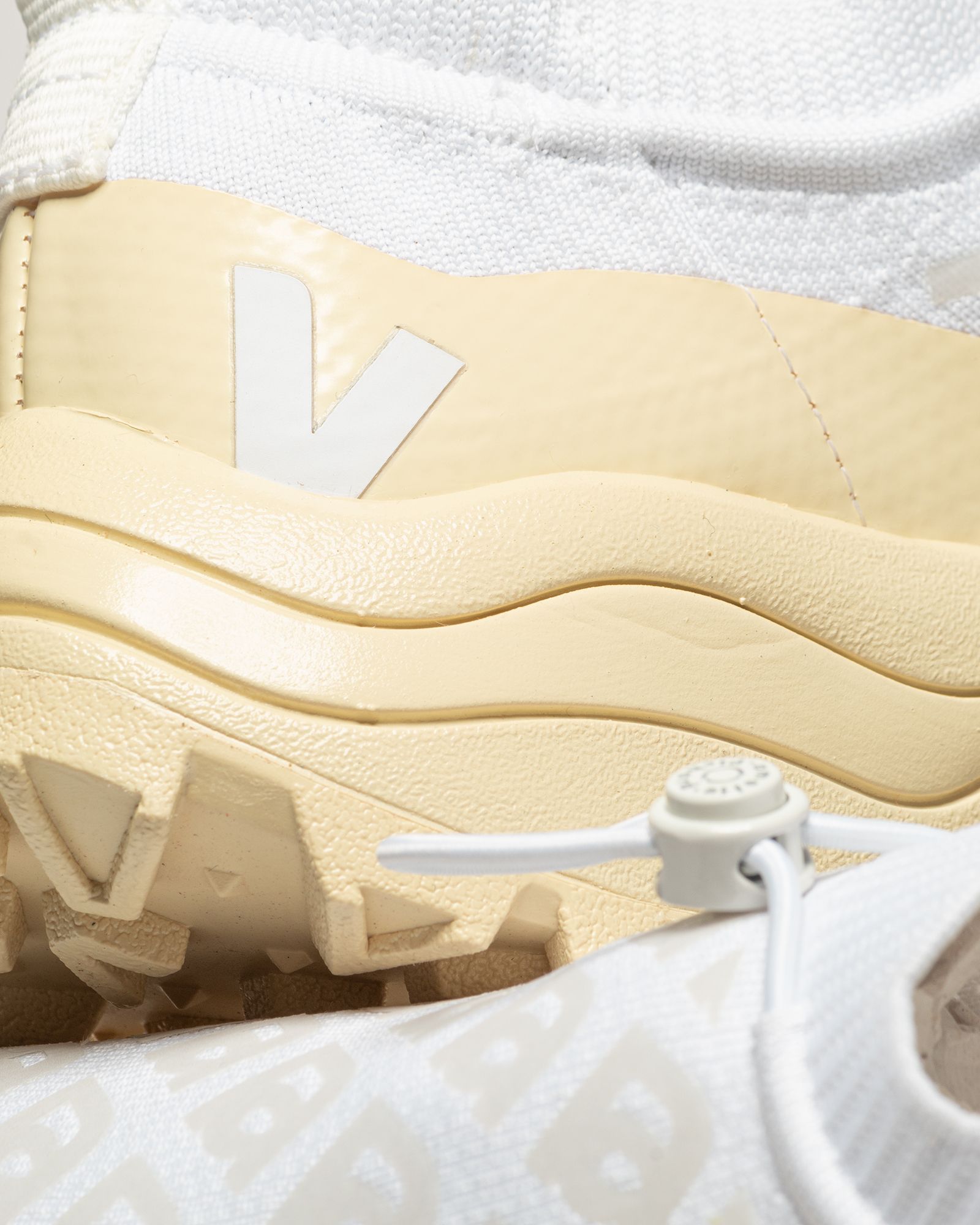 VEJA X AMELIE PICHARD V-KNIT