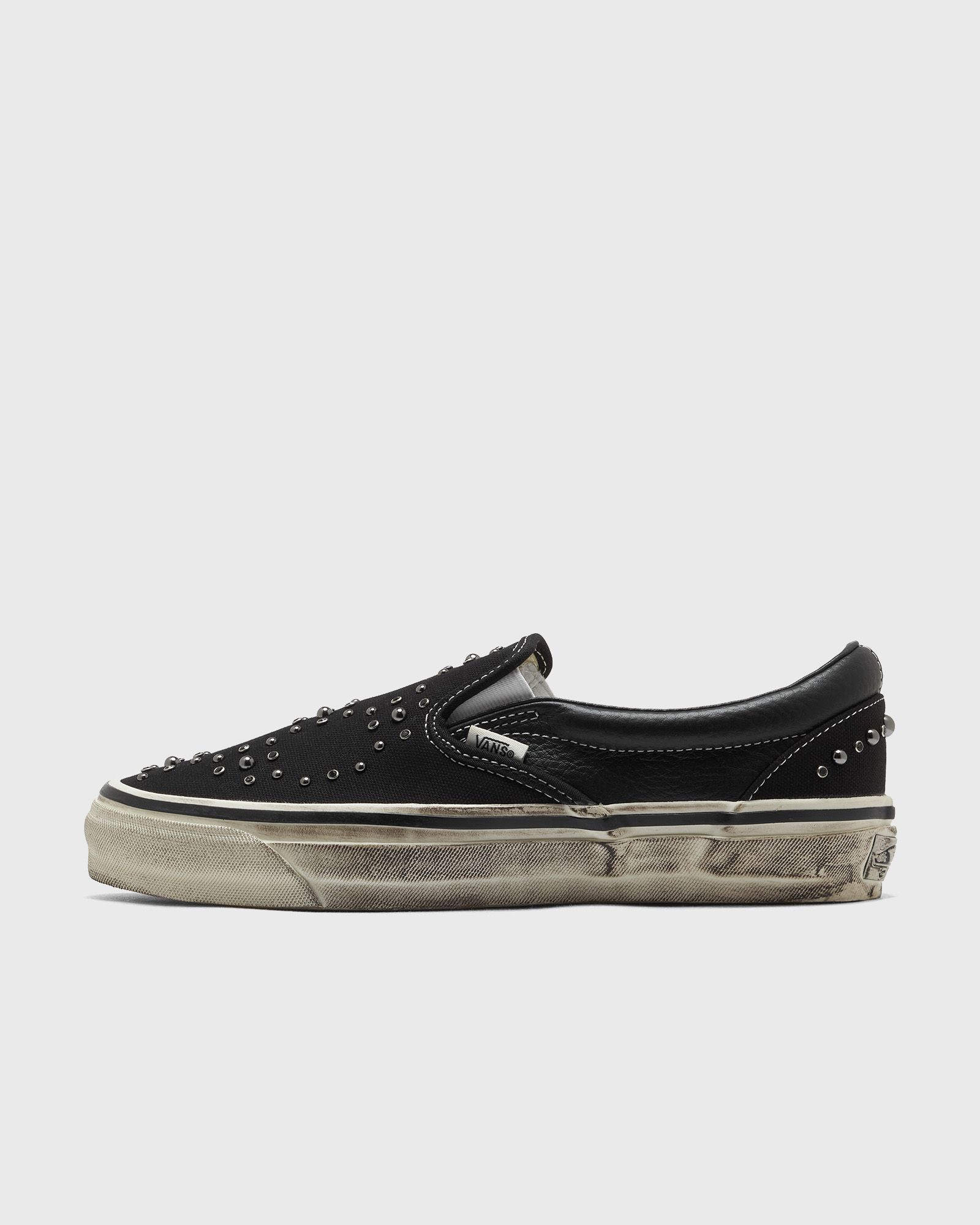 靴 VANS LX Classic Slip-On 98 Pearlized eyJidWNrZXQiOiJic3RuLWltYWdlLX