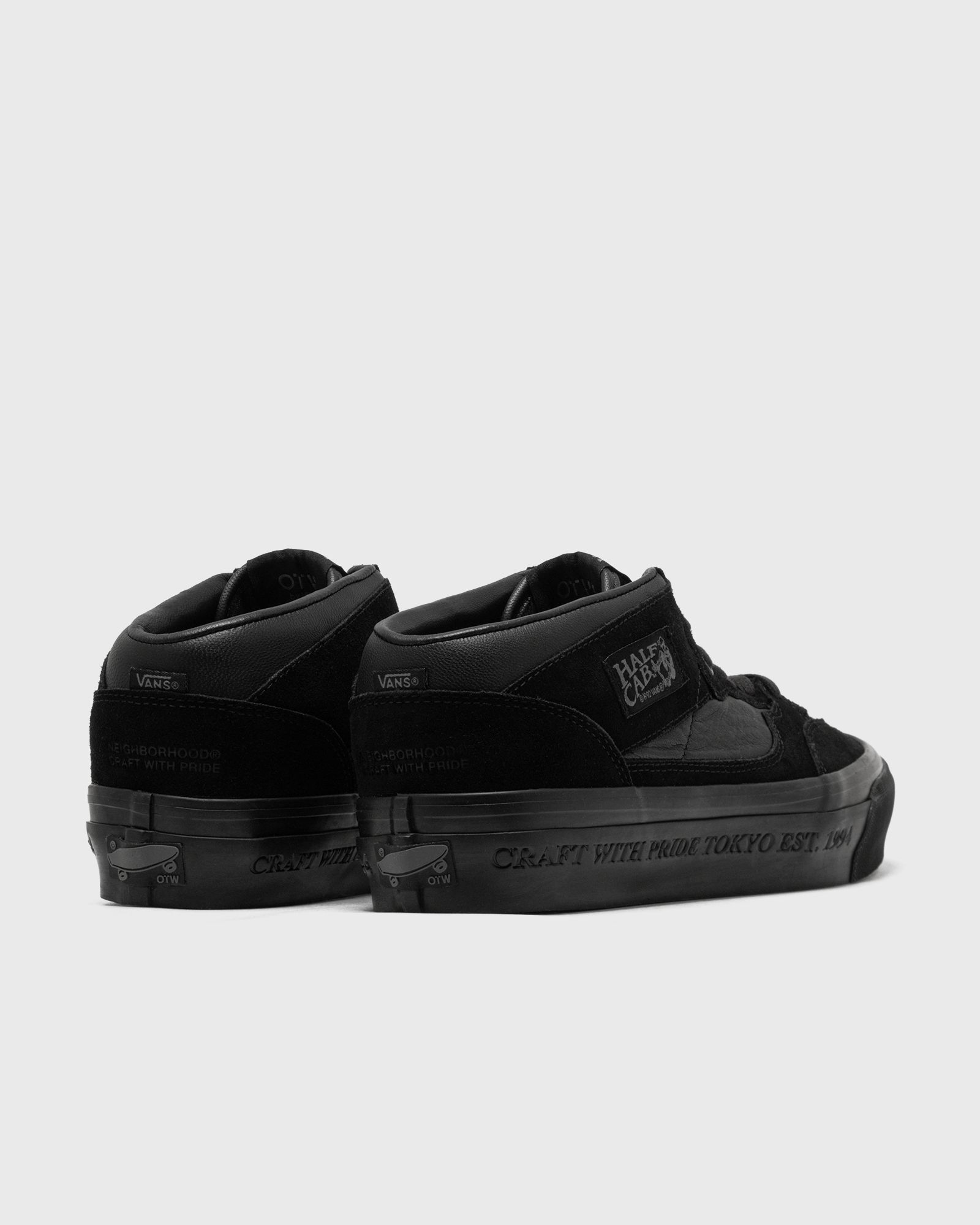 【新品】NEIGHBORHOOD × OTW Half Cab 33 Black Vans x Neighborhood OTW Half Cab 33 - Black – Feature