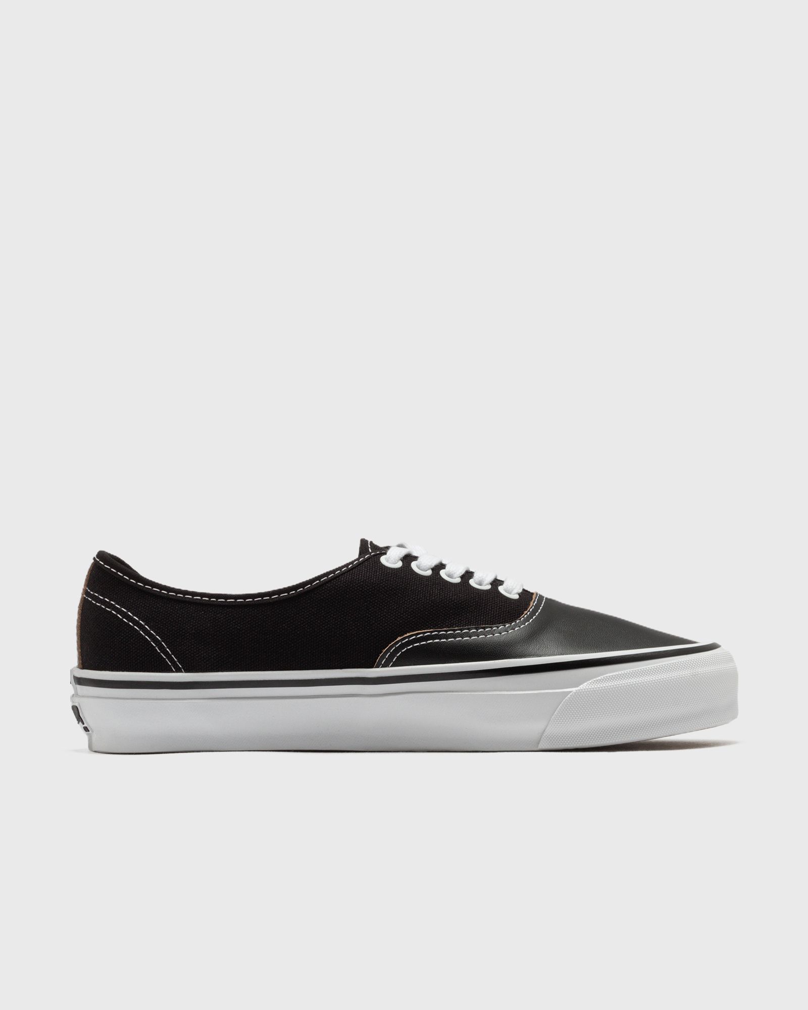 Vans OTW AUTHENTIC 44 SIPED VIBRAM Black | BSTN Store