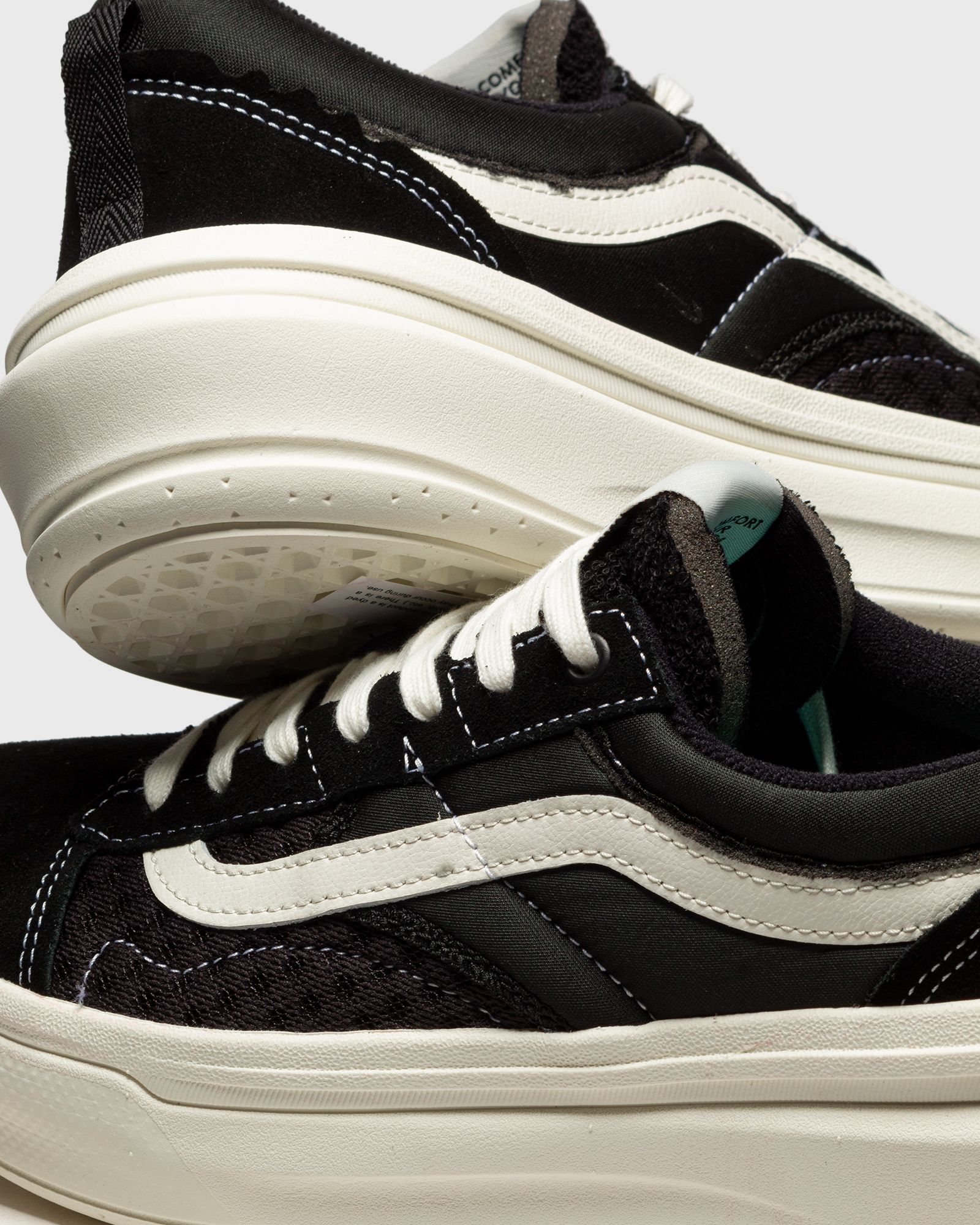 UA Old Skool Overt Plus CC