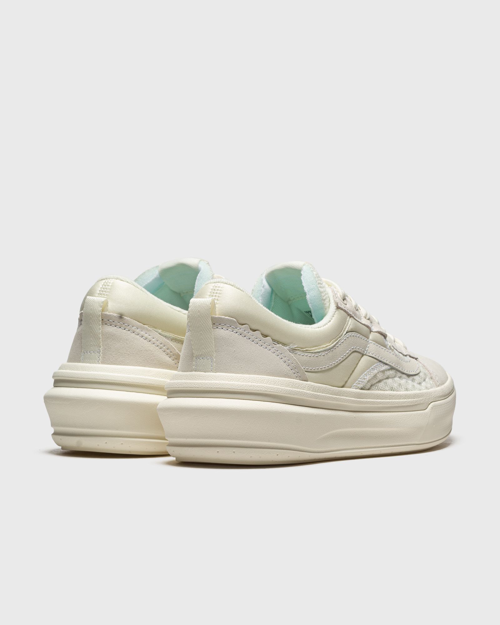 UA Old Skool Overt Plus CC