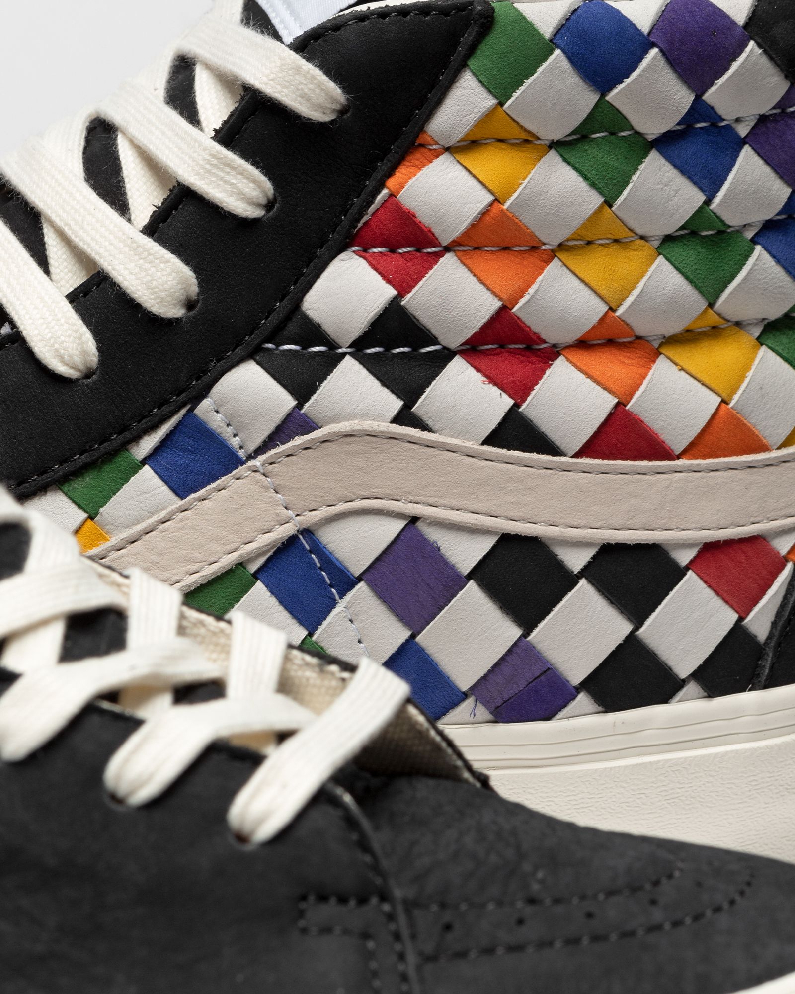 UA SK8-Hi VLT LX 'PRIDE'