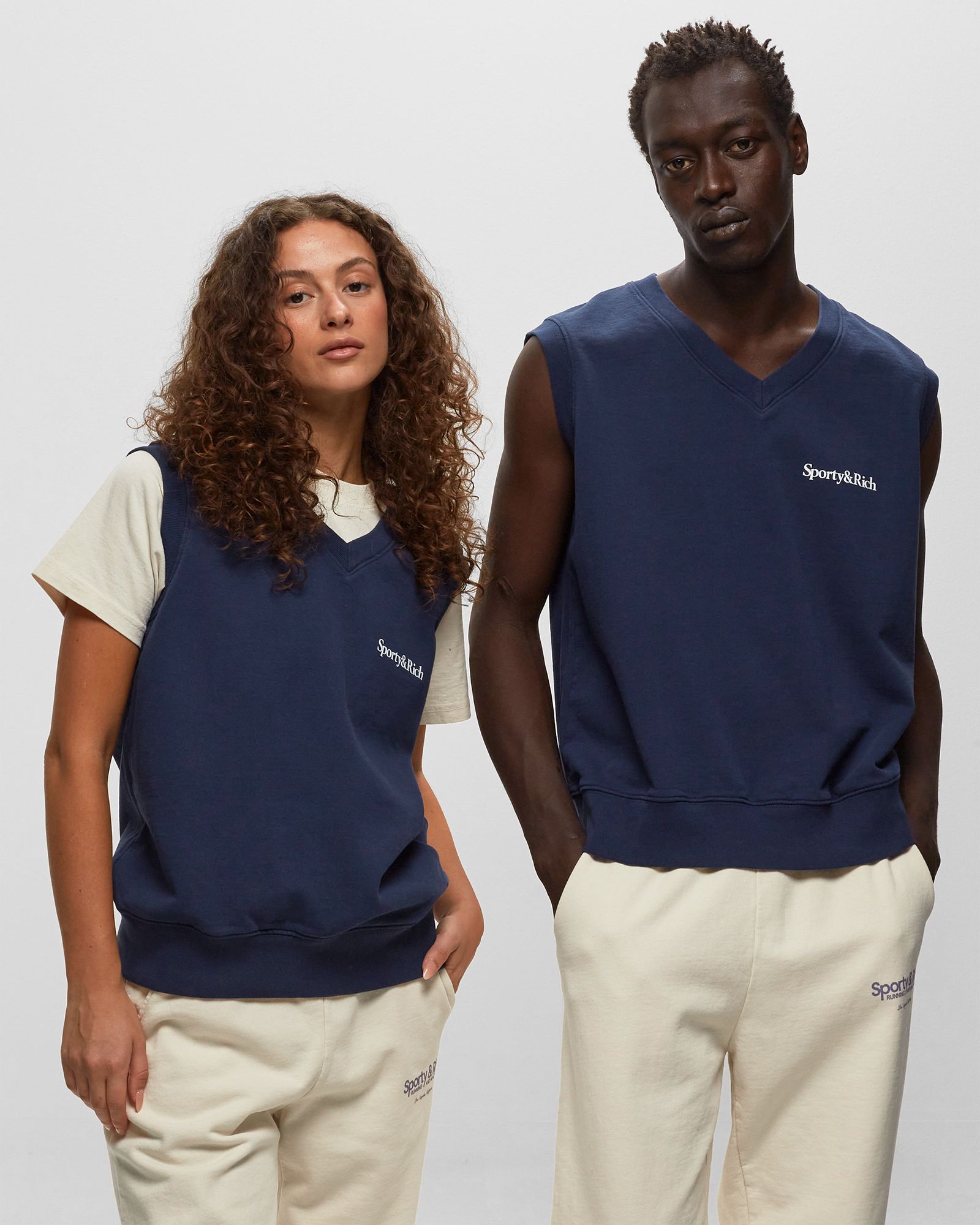 SERIF LOGO V-NECK VEST