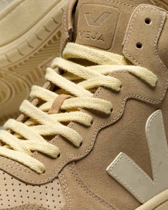 V-15 SUEDE