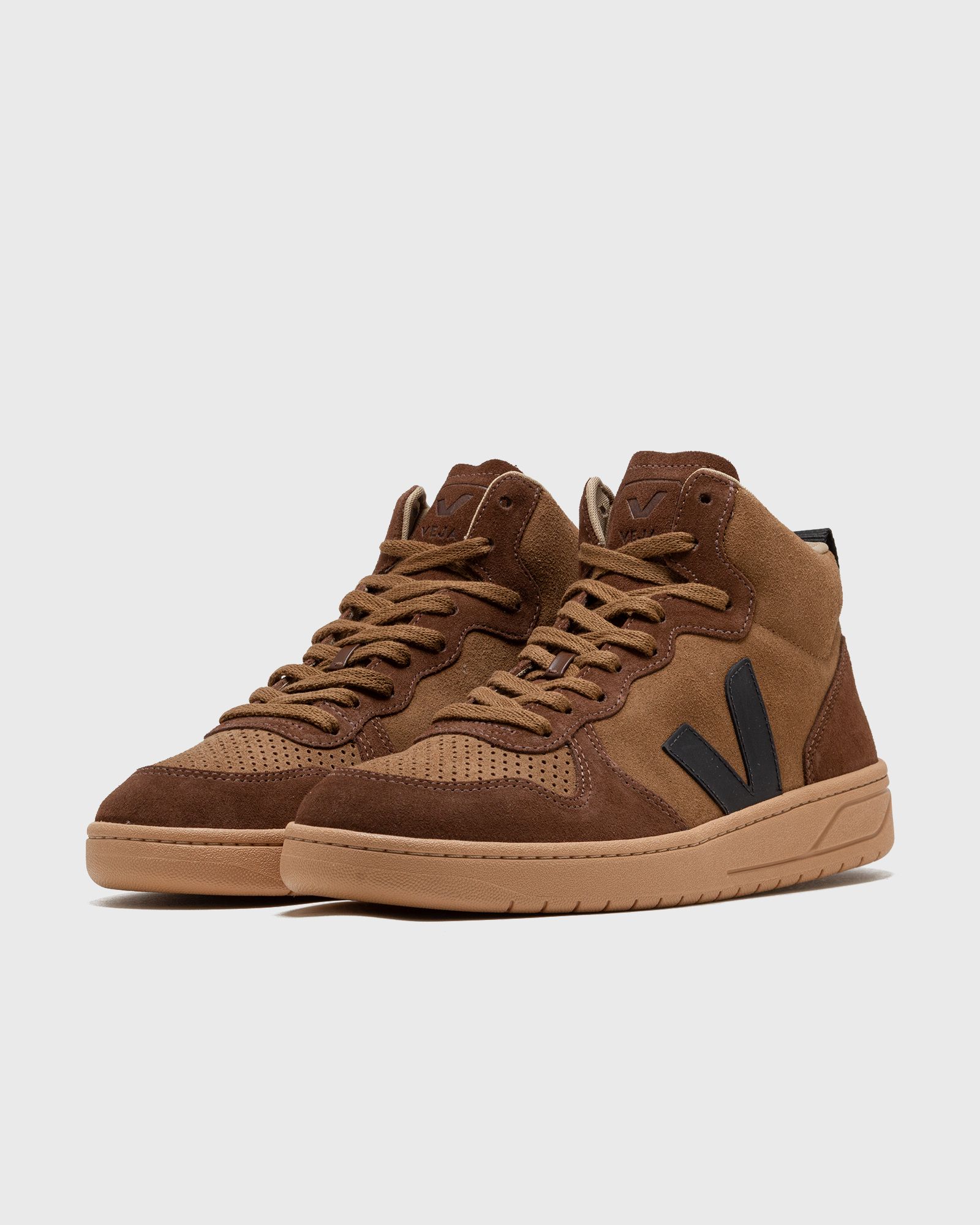 V-15 SUEDE