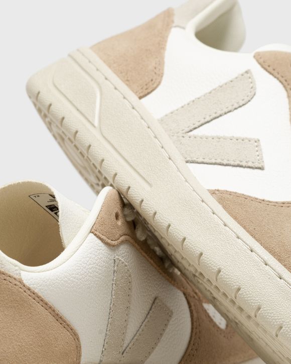 Veja v10 size on sale 39