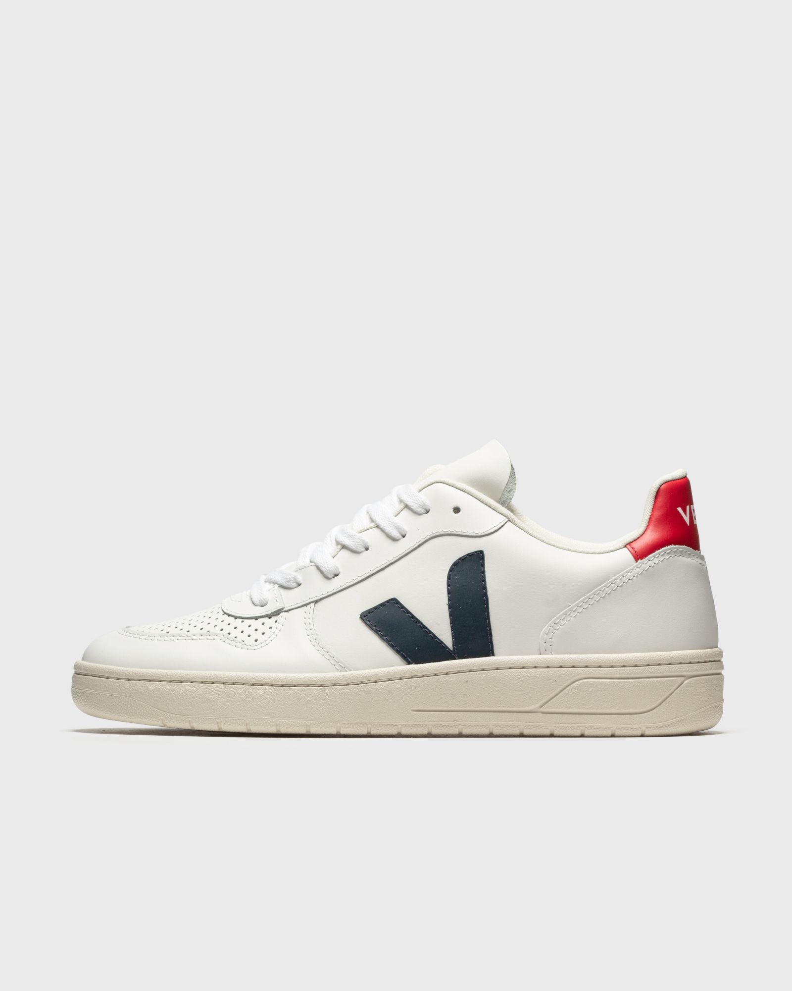 BSTN - US for Veja LEATHER EXTRA-WHITE_NAUTICO_PEKIN men Sneakers now available at BSTN in size US 7,0 | AccuWeather