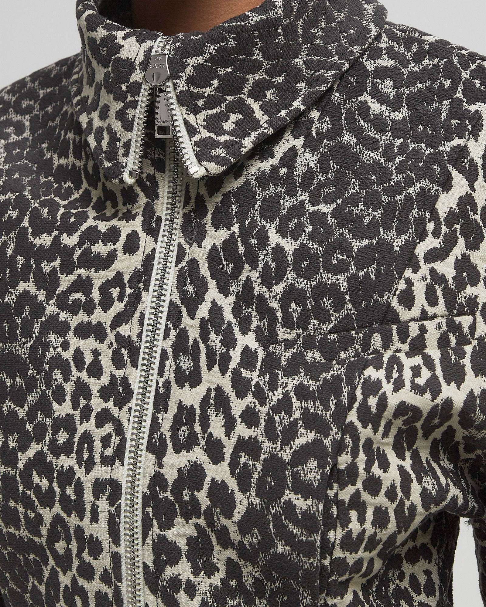 Cotton Tweed Curve Sleeve Short Jacket