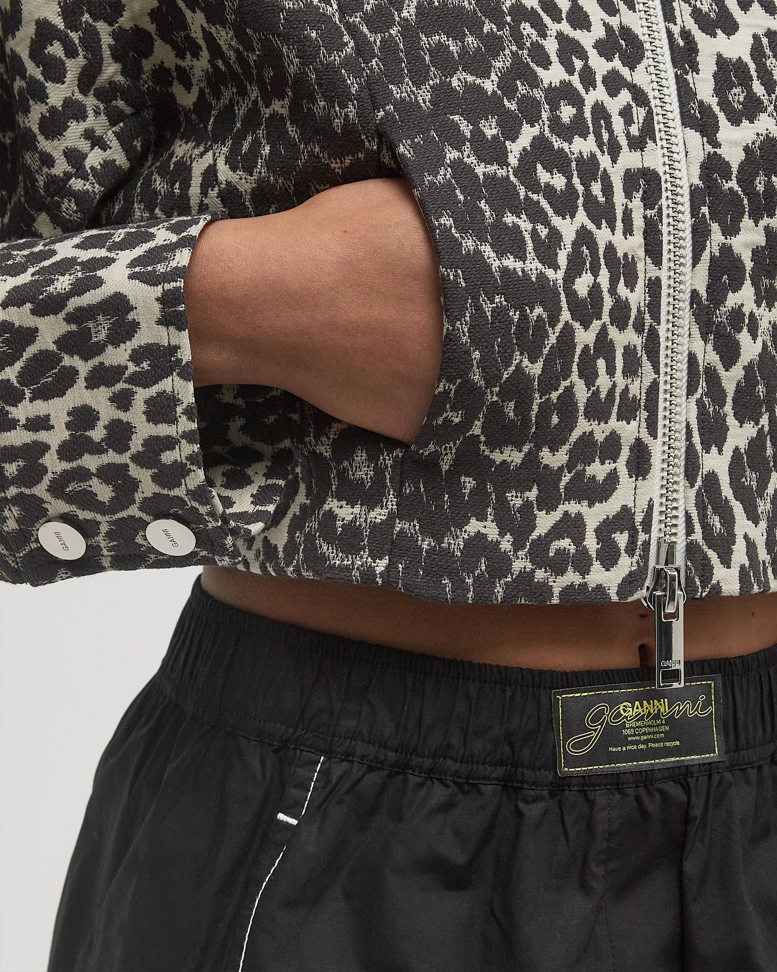 Cotton Tweed Curve Sleeve Short Jacket