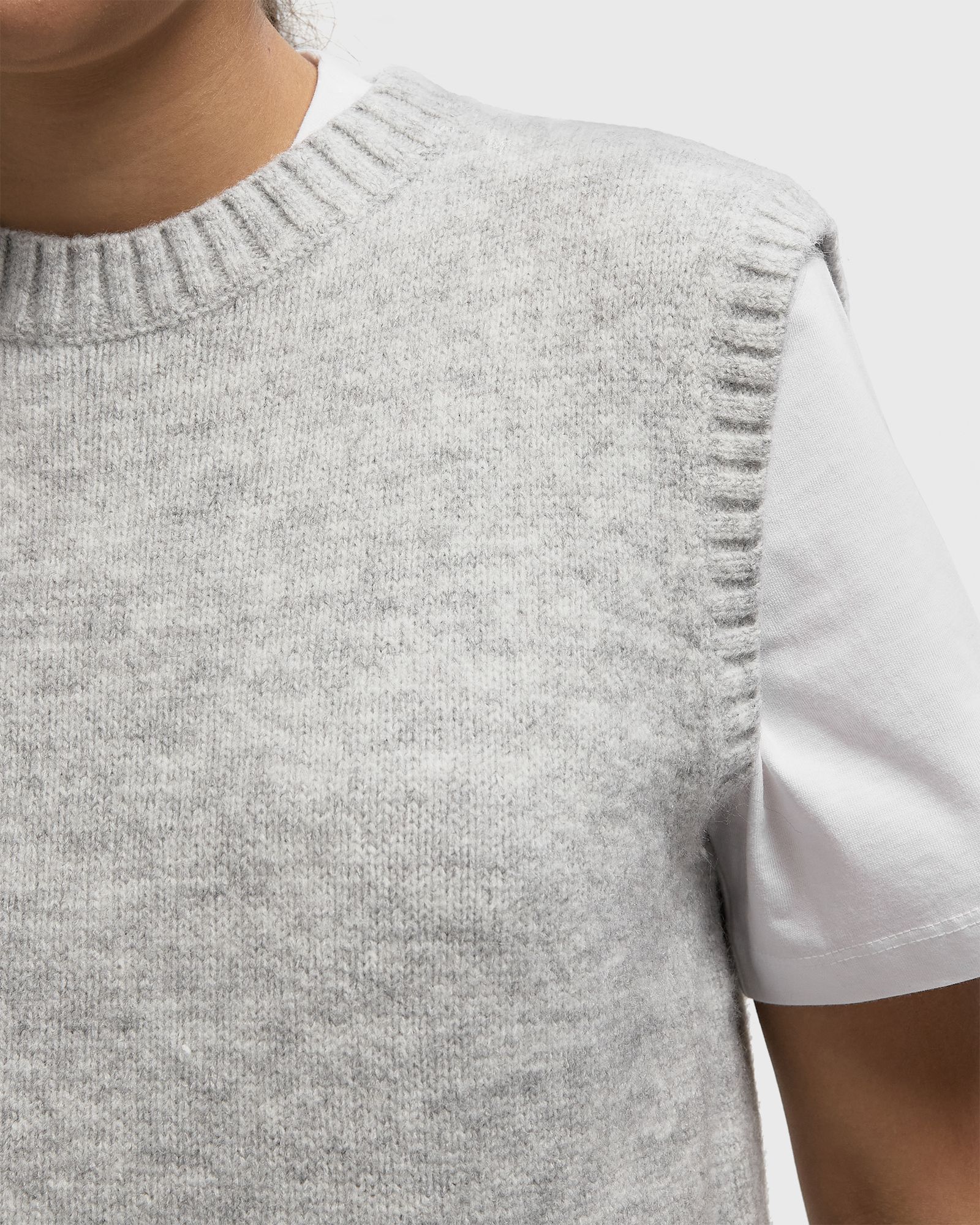 CRAFTED DETAIL KNIT VEST