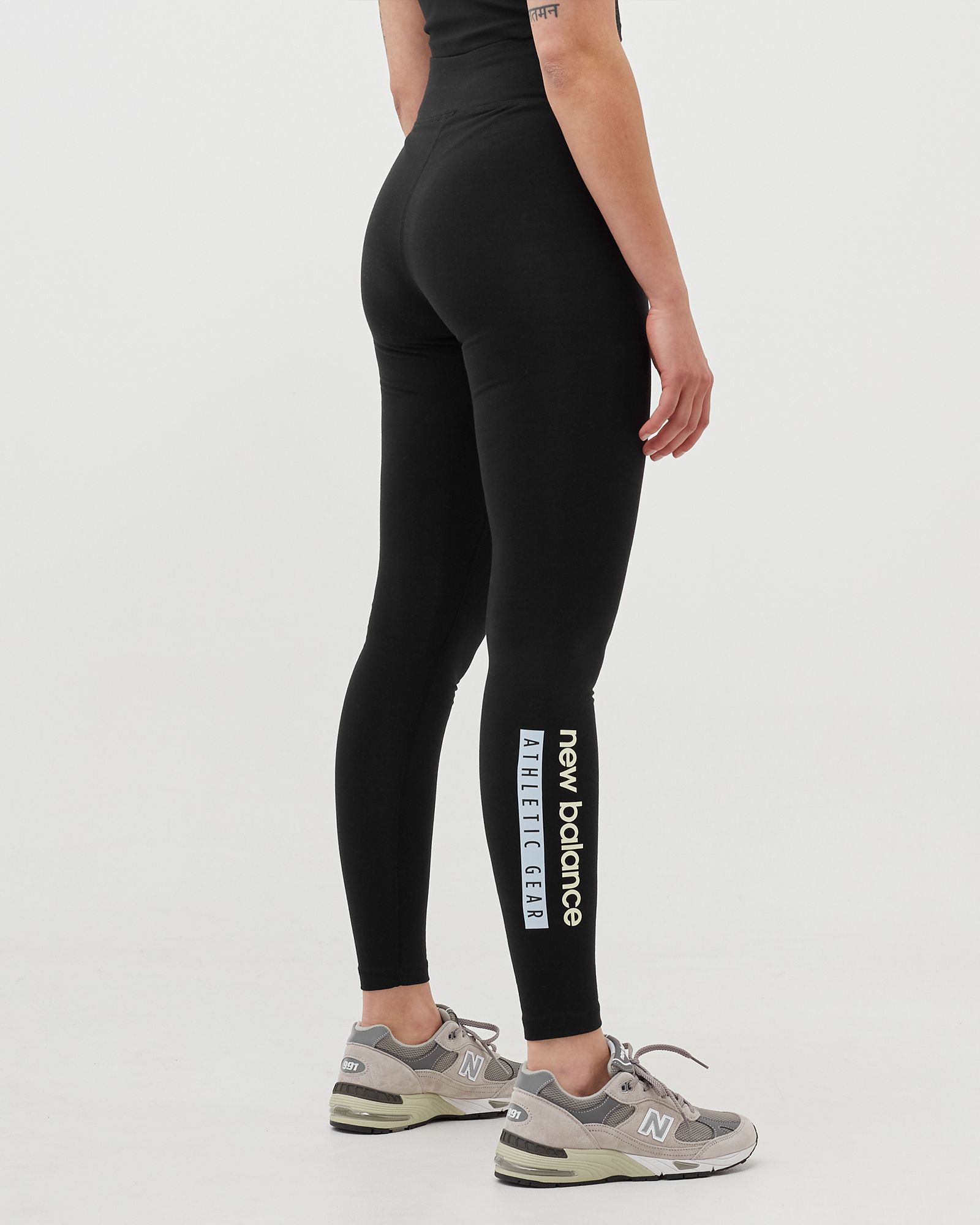 ESSENTIALS FIELD DAY LEGGINGS