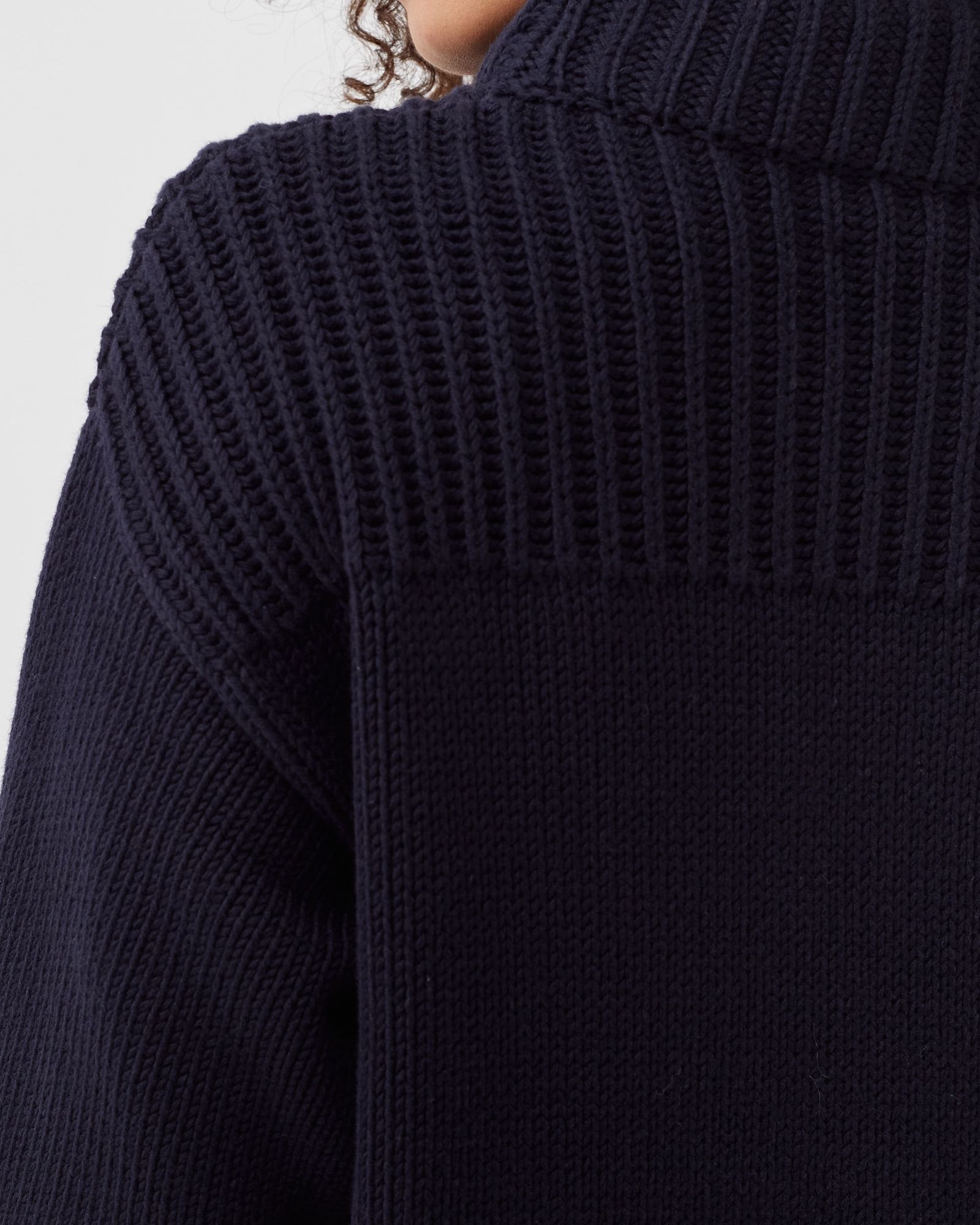 WMNS THL FLAG ICON FUNNEL NECK DRESS