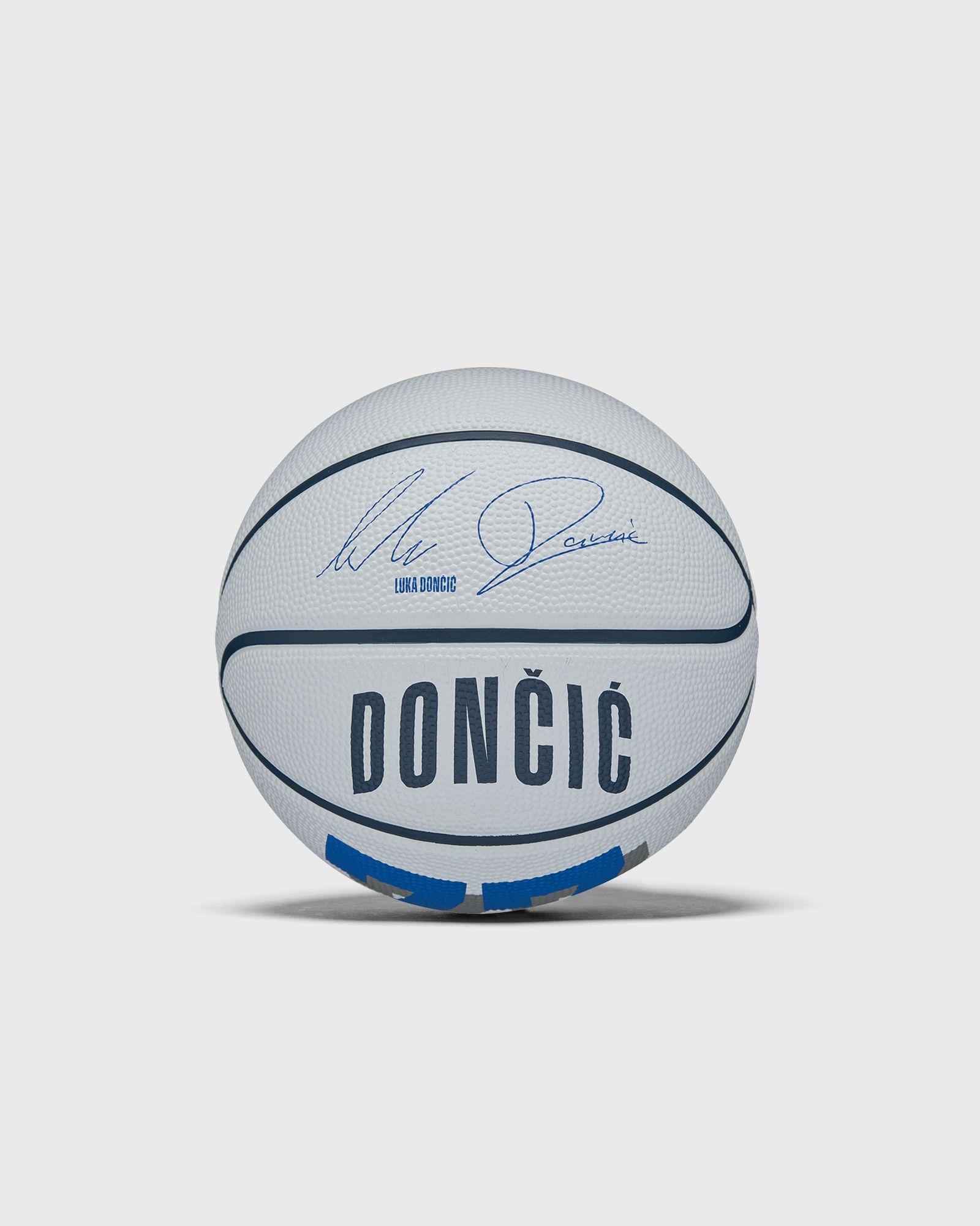 NBA PLAYER ICON Basketball MINI LUKA Size 3