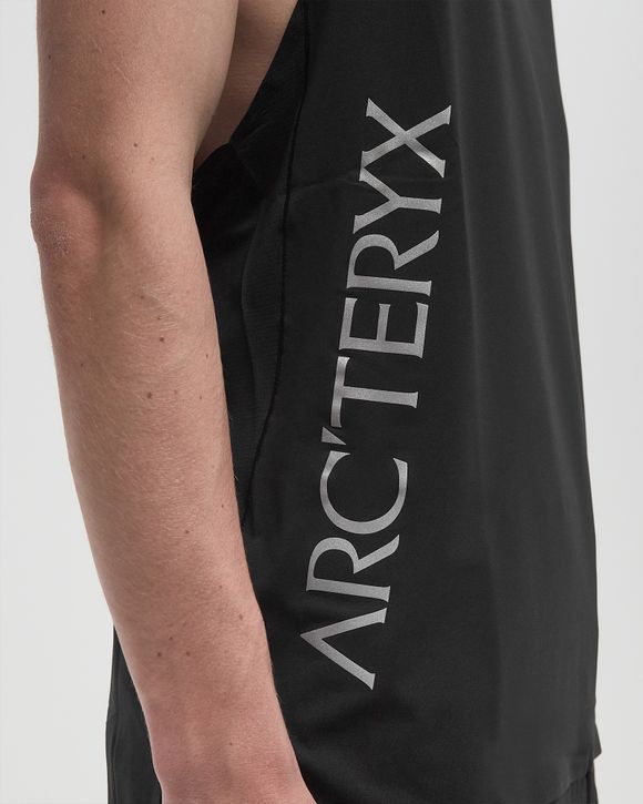 【ARC'TERYX】Norvan ダウンワード ロゴ タンクトップ  Men's ノーバン ダウンワード ロゴ タンク メンズ – アークテリクス