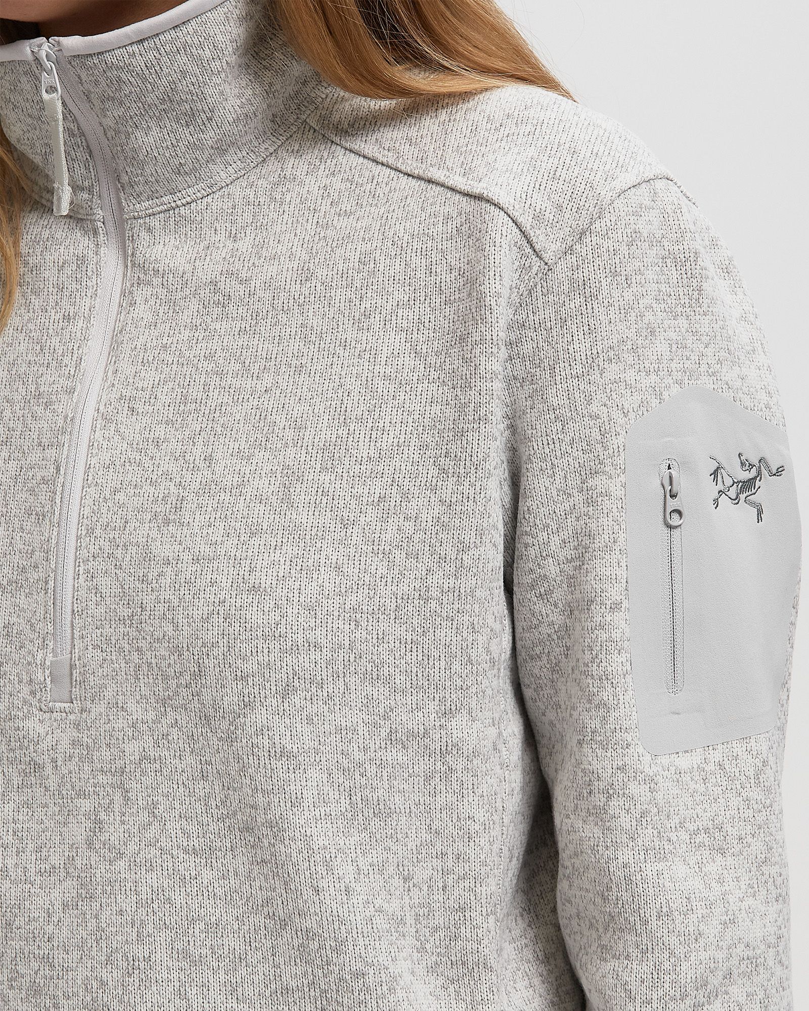 WMNS COVERT ZIP NECK