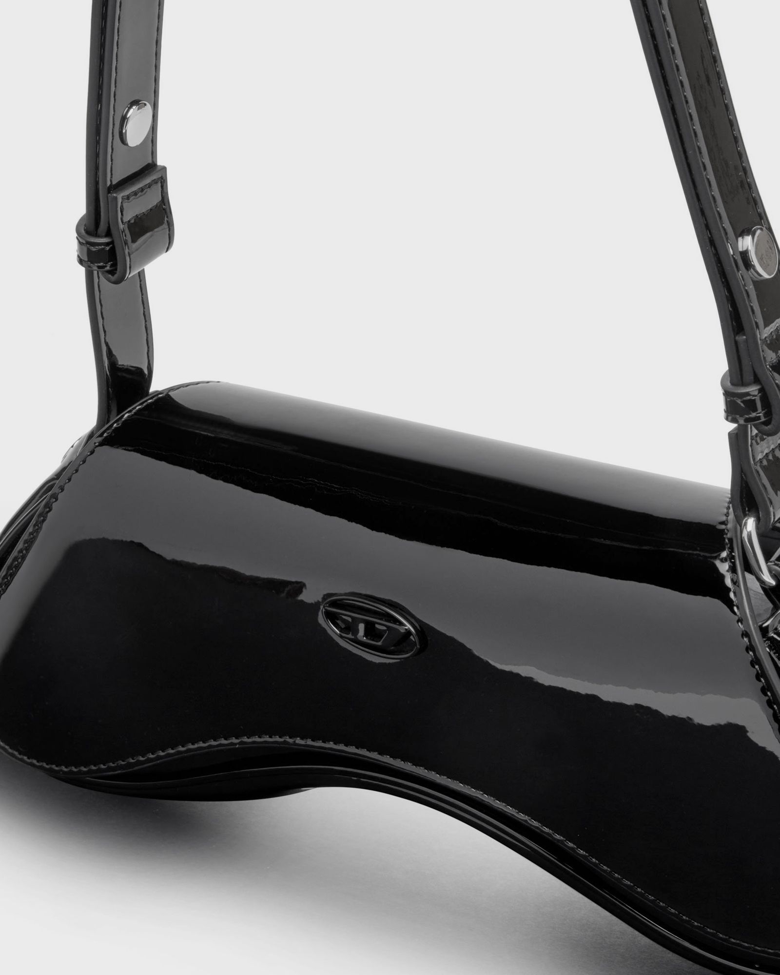 PLAY CROSSBODY CROSS