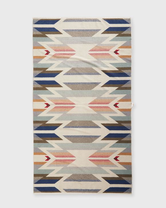OVERSIZED JACQUARD SPA TOWEL - WYETH TRAIL